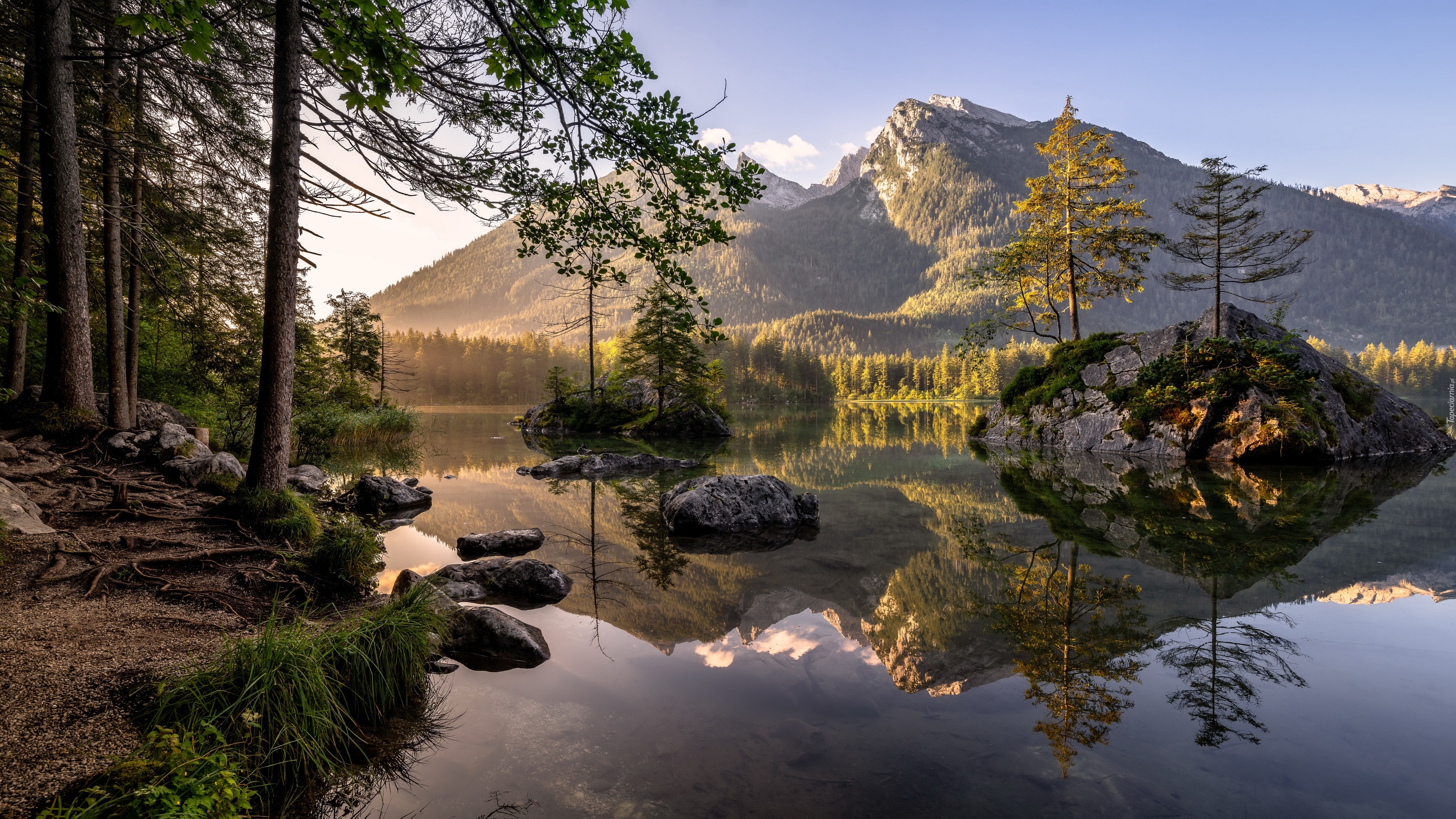 Jezioro Hintersee, Góry, Alpy, Drzewa, Skały, Kamienie, Berchtesgadener, Bawaria, Niemcy