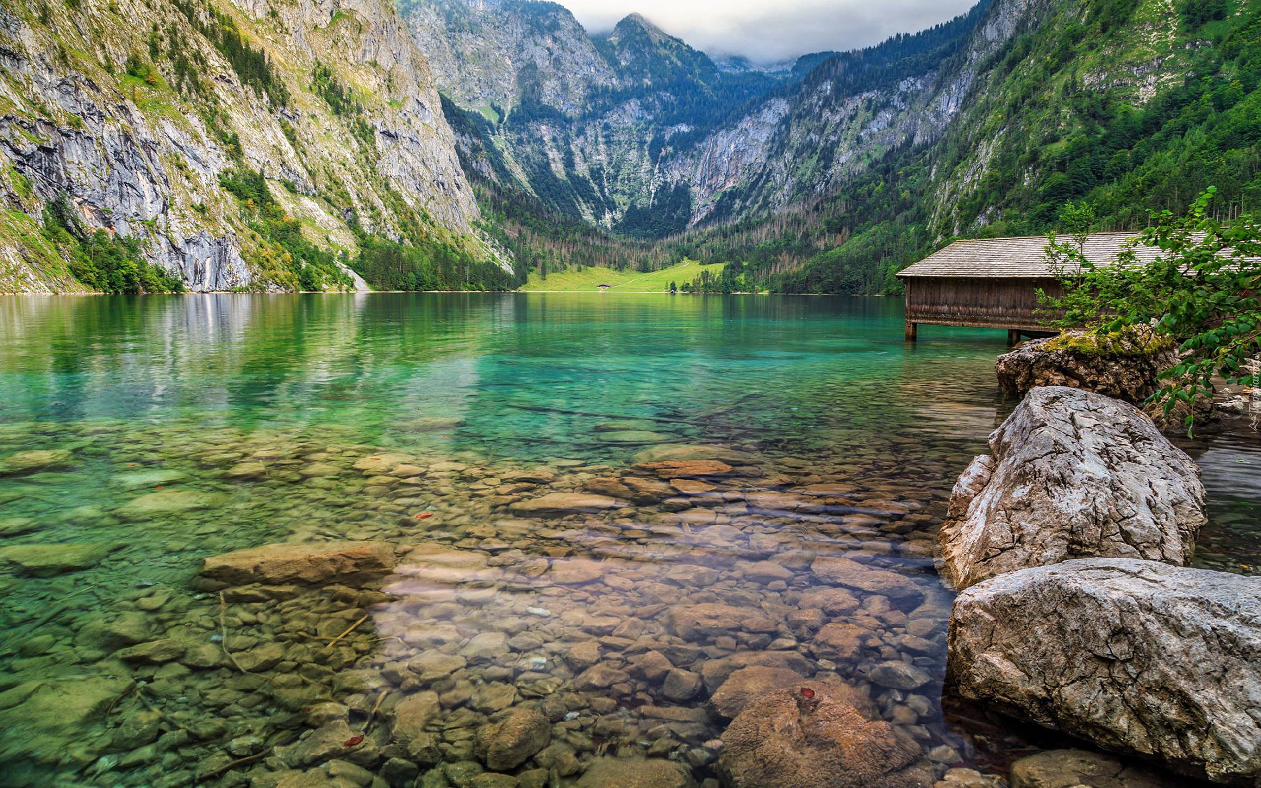 Niemcy, Bawaria, Park Narodowy Berchtesgaden, Jezioro Obersee, Kamienie, Góry, Alpy, Drewniany, Domek