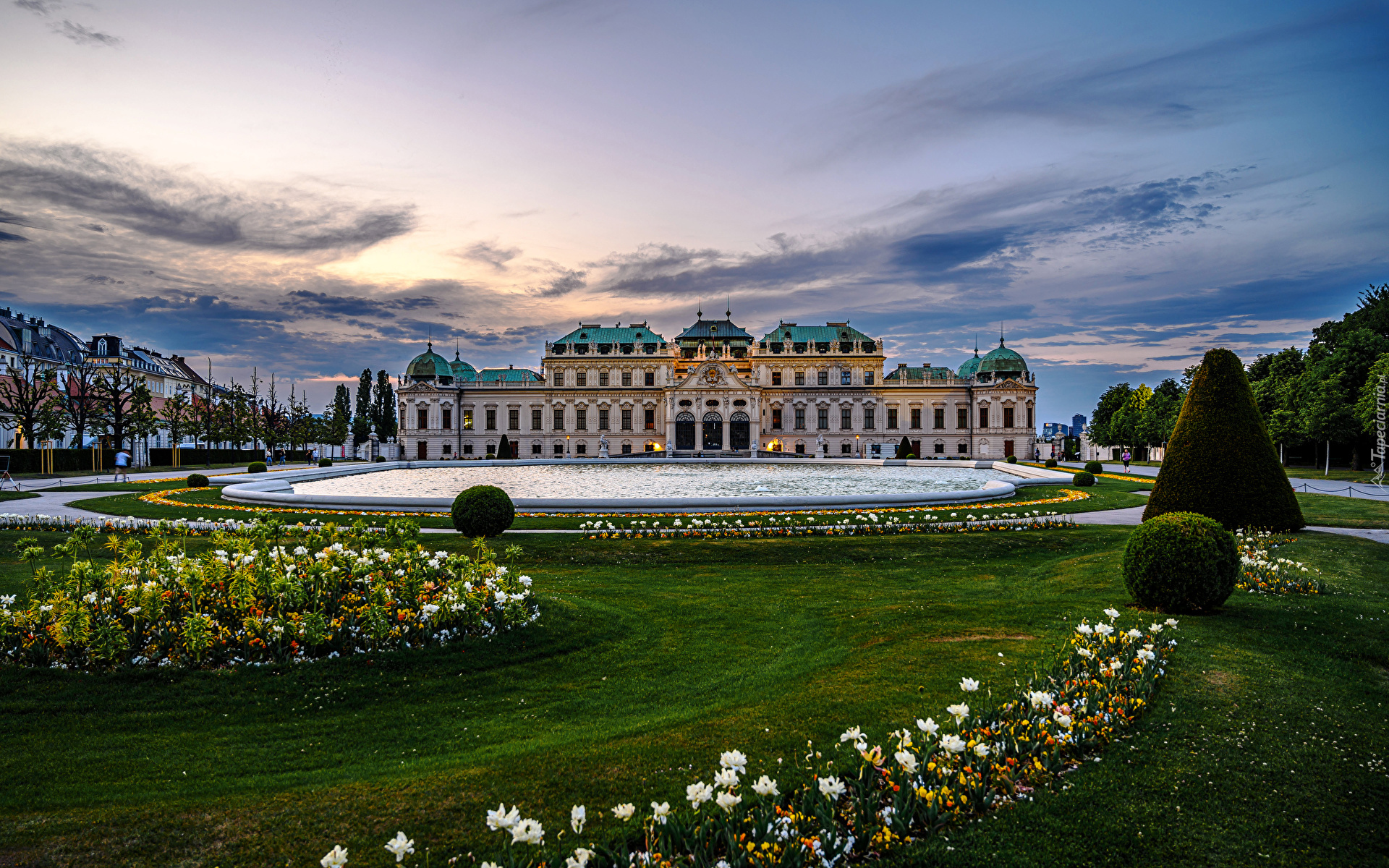 Pałac, Belweder w Wiedniu, Rabaty, Kwiaty, Trawa, Wiedeń, Austria