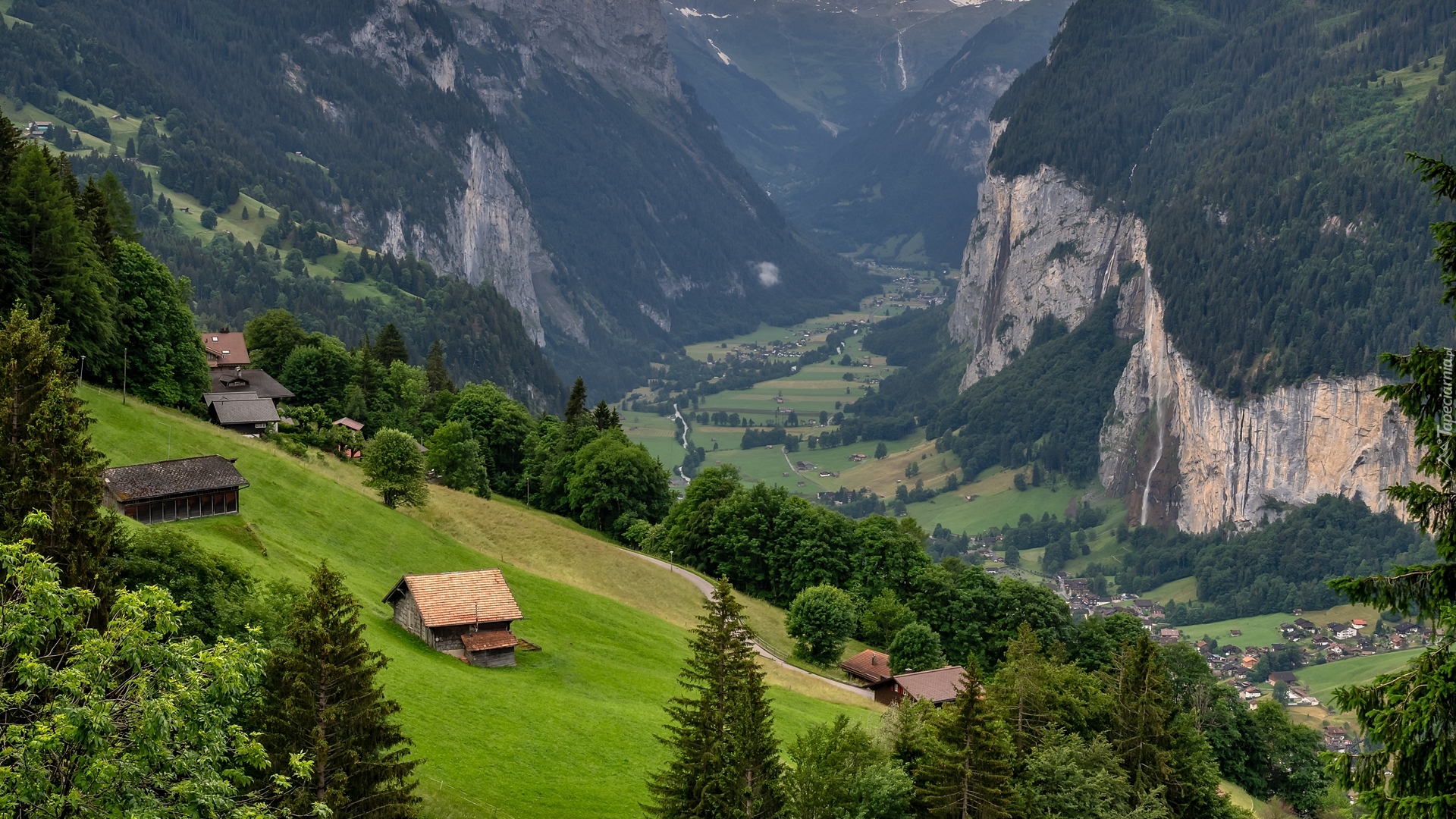 Góry, Domy, Drzewa, Wzgórza, Dolina, Lauterbrunnen Valley, Gmina Lauterbrunnen, Kanton Berno, Szwajcaria