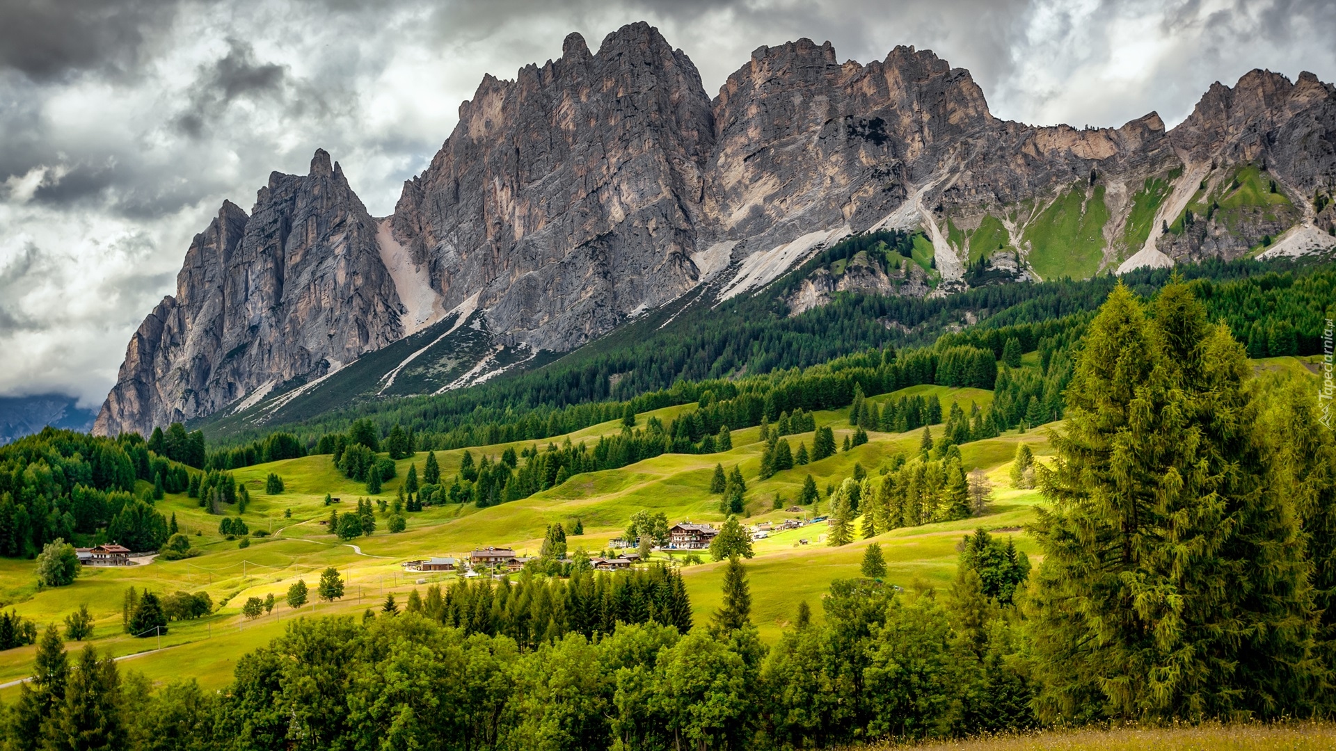 Góry, Dolomity, Las, Drzewa, Domy, Chmury, Włochy