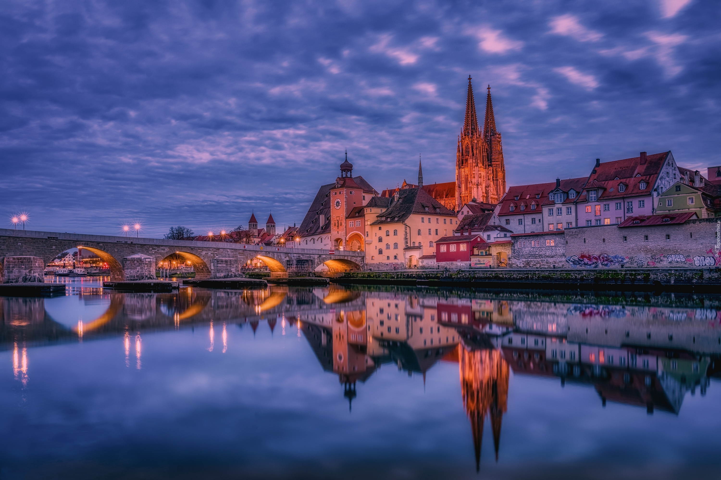 Regensburg, Miasto Ratyzbona, Rzeka Dunaj, Katedra Św. Piotra, Most, Kościół, Bawaria, Niemcy