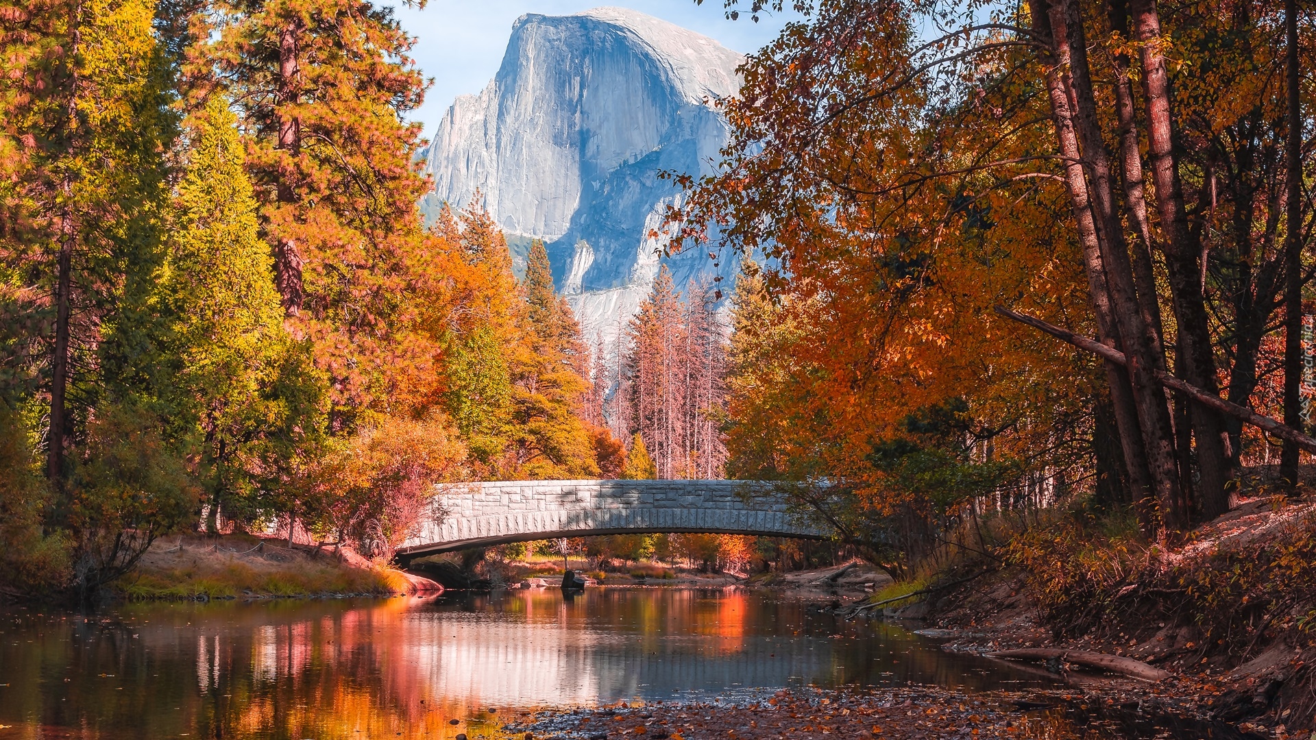 Stany Zjednocznone, Kalifornia, Park Narodowy Yosemite, Góry, Góra, Half Dome, Rzeka, Most, Drzewa, Jesień
