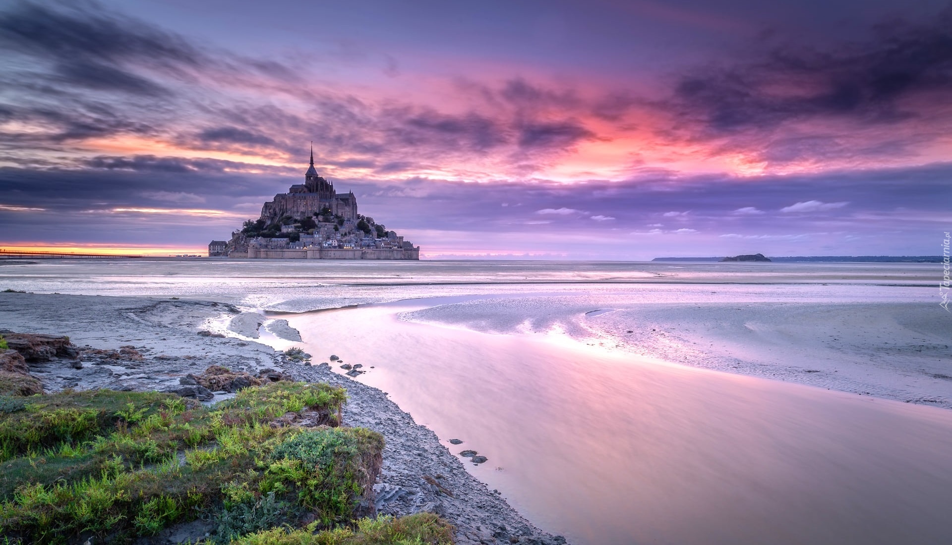 Francja, Wyspa, Mont Saint Michel, Opactwo św Michała Archanioła, Chmury Kościół