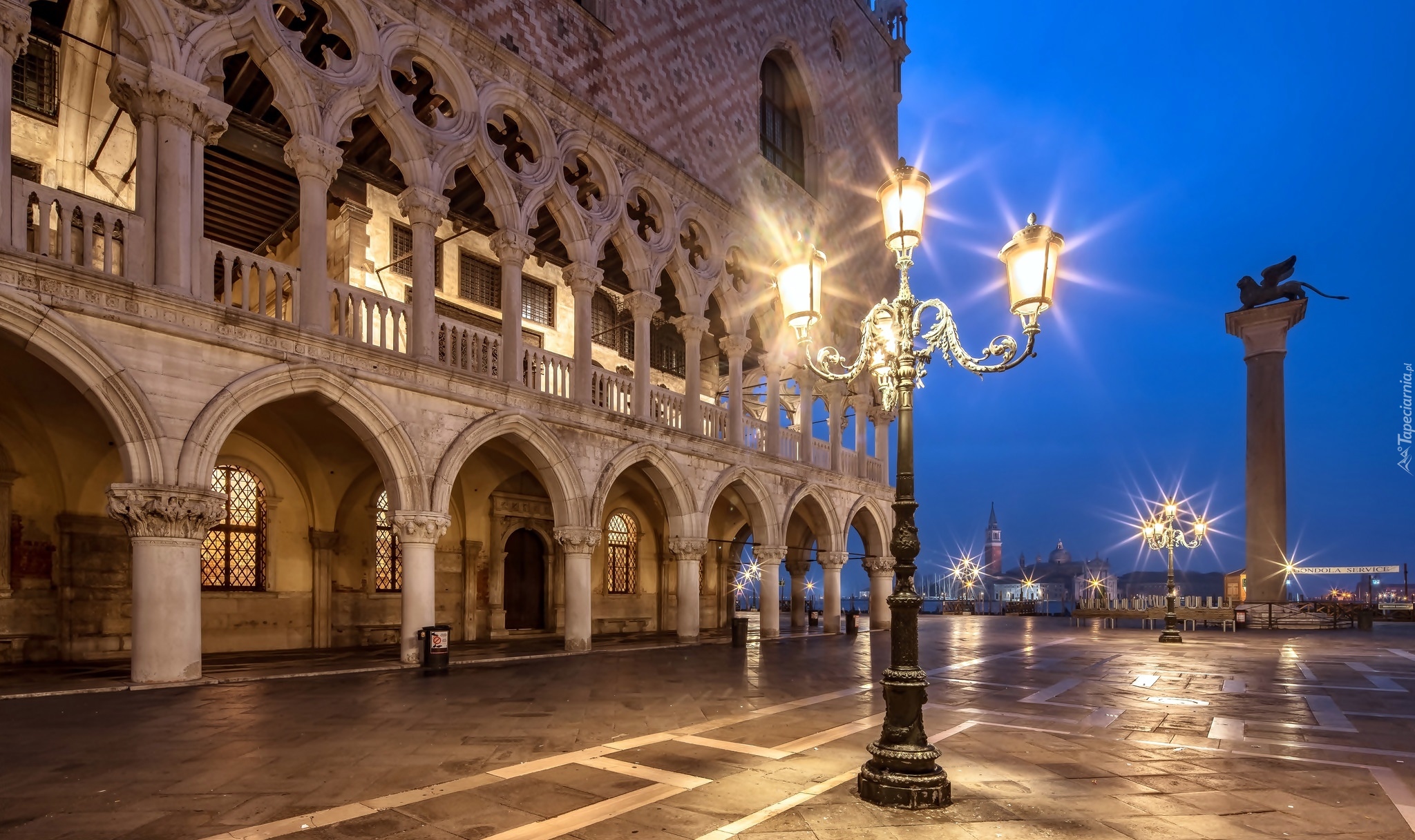 Włochy, Wenecja, Kolumna św Marka, Piazzetta San Marco, Pałac Dożów, Latarnie