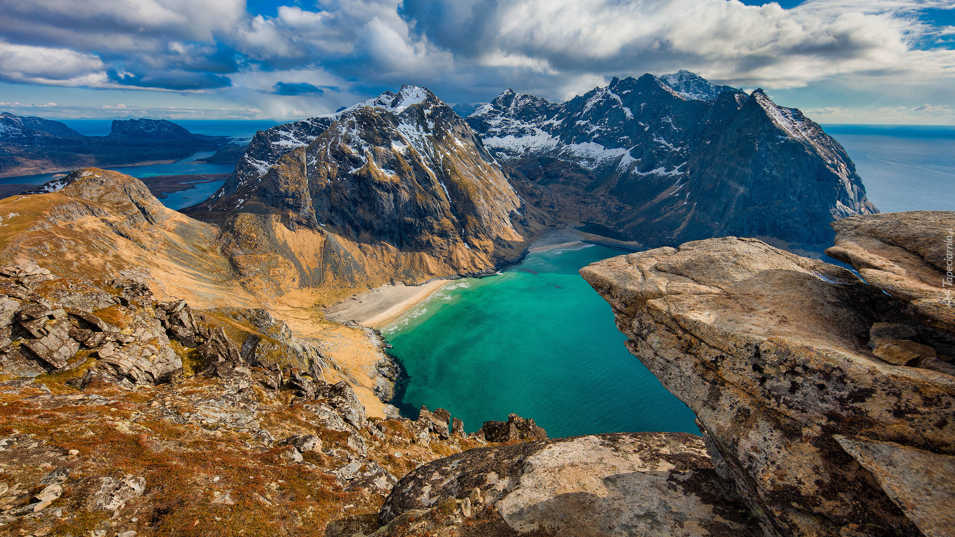 Norwegia, Lofoty, Wyspa Moskenesoya, Góry, Morze, Plaża Kvalvika