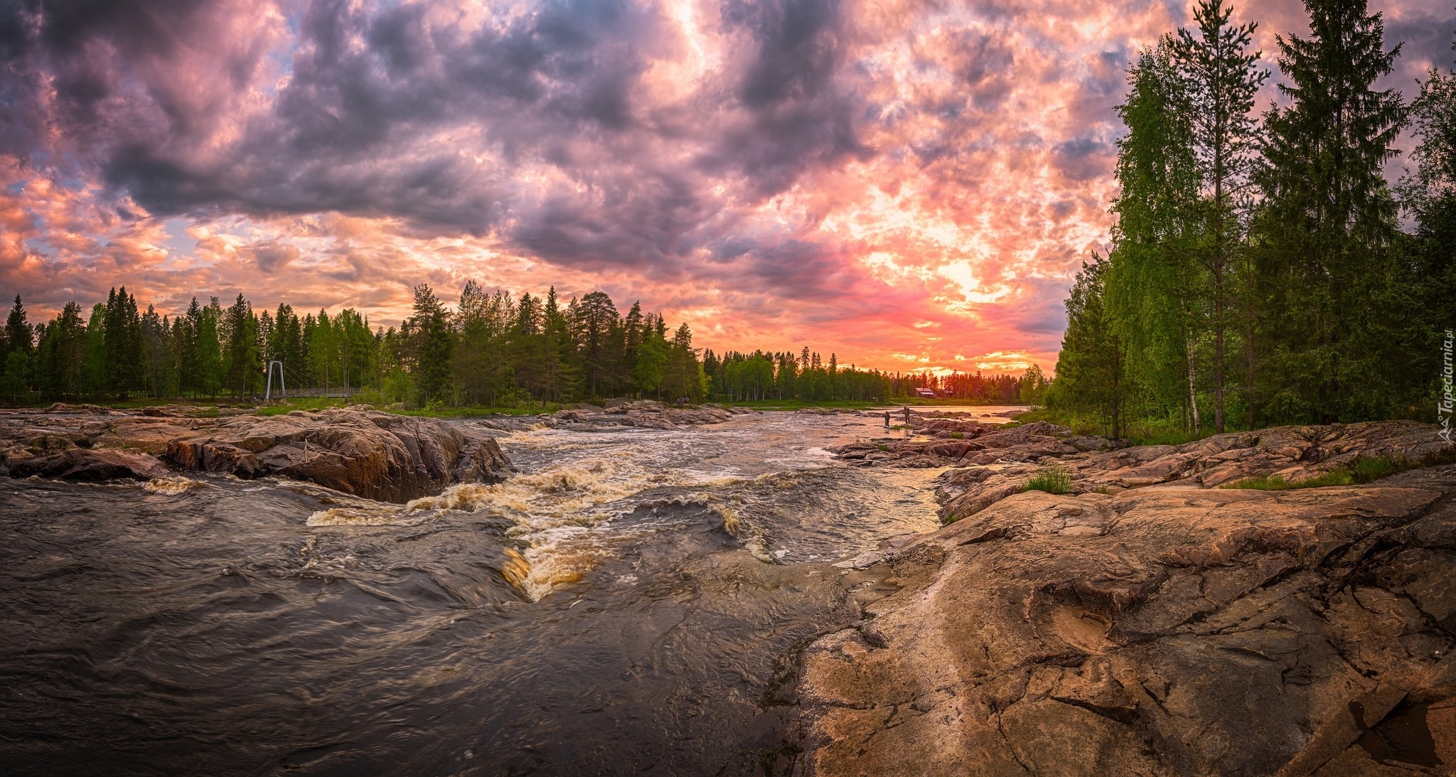 Finlandia, Prowincja Oulu, Gmina Kiiminki, Rzeka Kiiminkijoki, Skały, Drzewa, Chmury, Zachód słońca