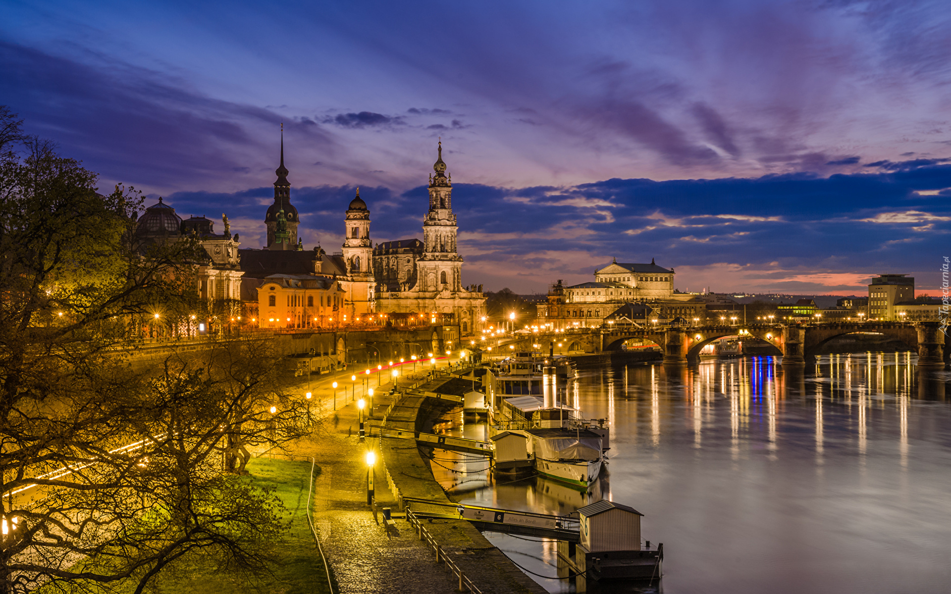 Niemcy, Drezno, Rzeka Łaba, Mosty, Oświetlone, Domy, Promenada, Tarasy Bruhla