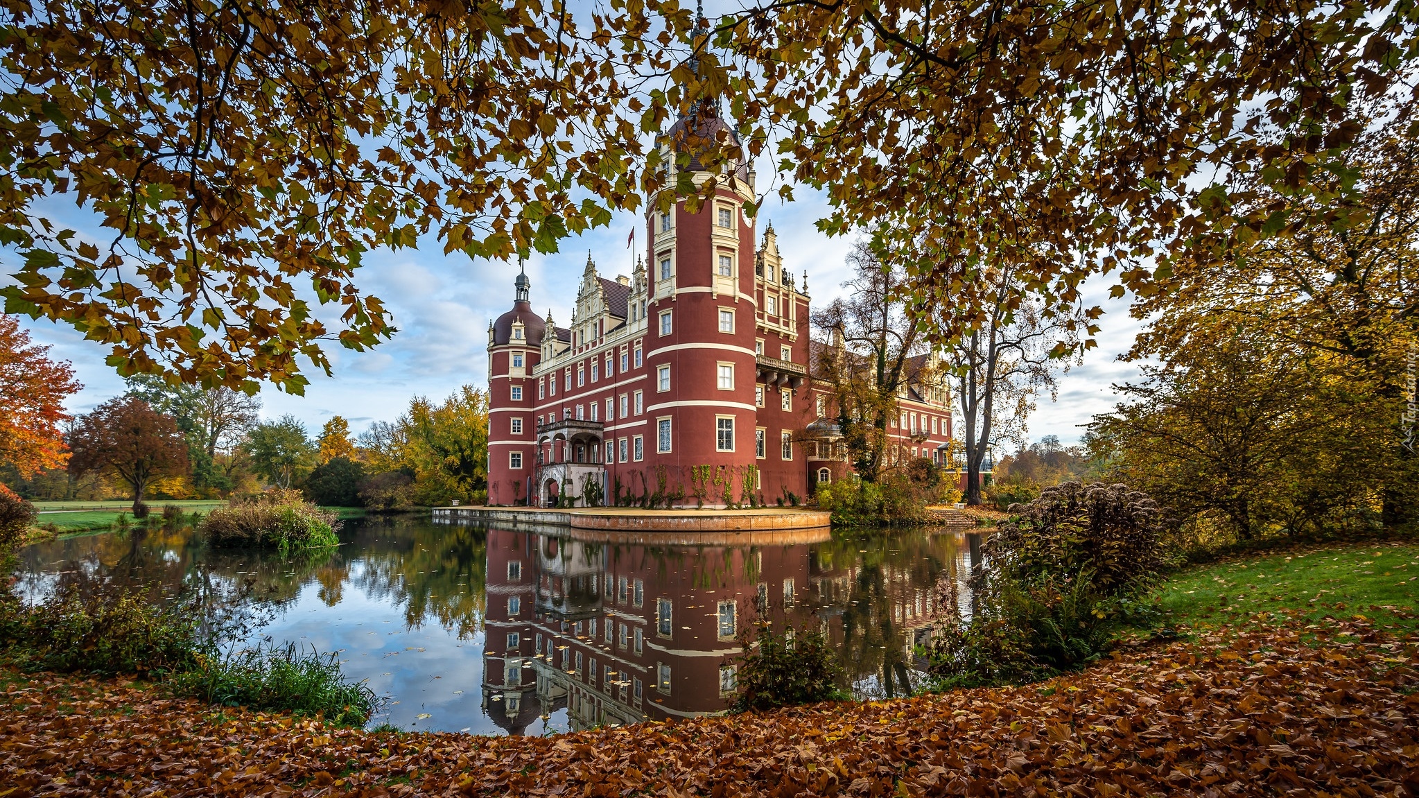 Zamek w Mużakowie, Schloss Muskau, Staw, Park Mużakowski, Mużaków, Niemcy