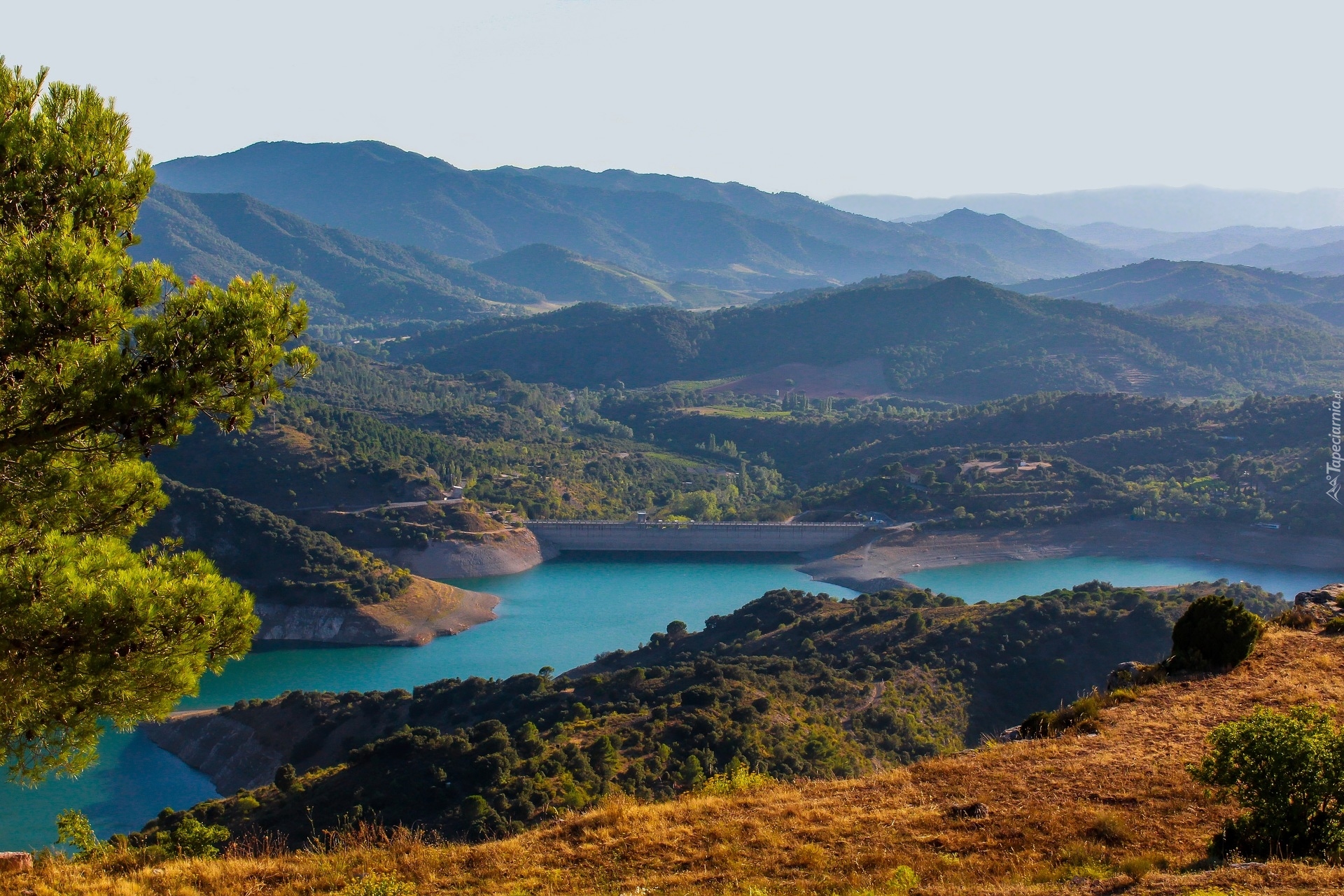 Góry, Wzgórza, Jezioro, Rzeka Estopina, Zbiornik wodny, Miejscowość Siurana, Prowincja Tarragona, Hiszpania