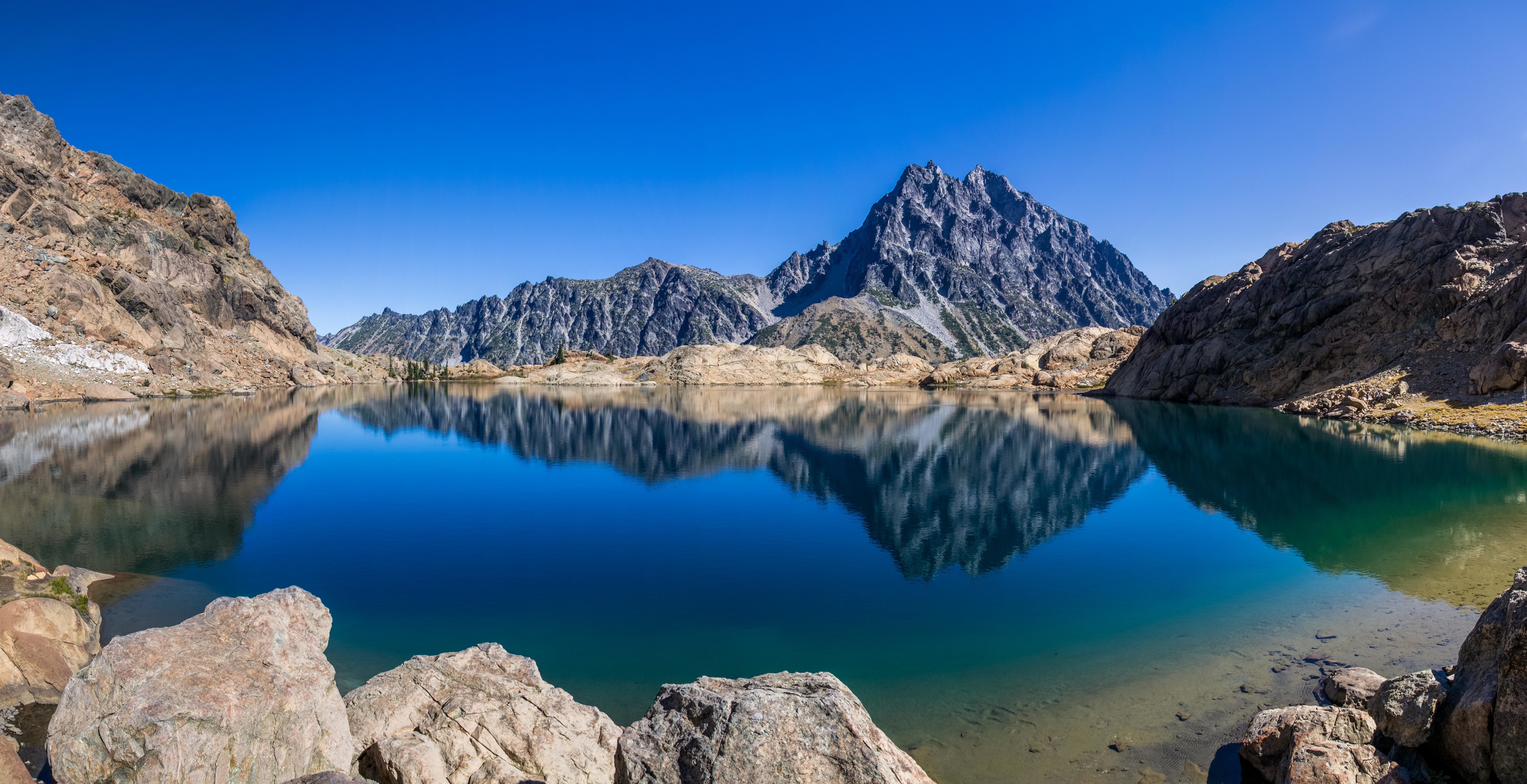 Stany Zjednoczone, Stan Waszyngton, Góry, Góra Mount Stuart, Jezioro, Skały