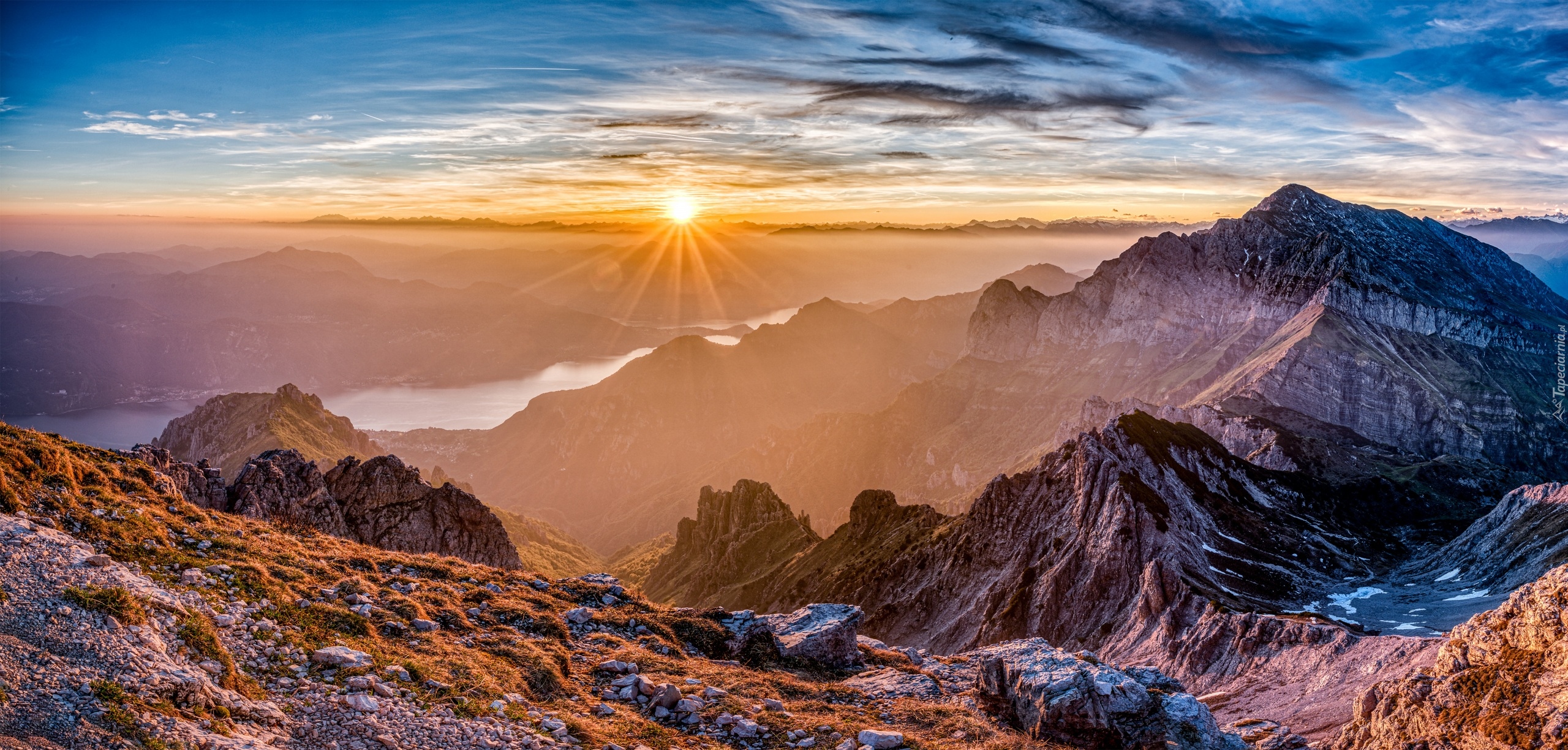 Zachód słońca, Promienie, Jezioro Como, Góry, Grignetta, Alpy Bergamskie, Włochy