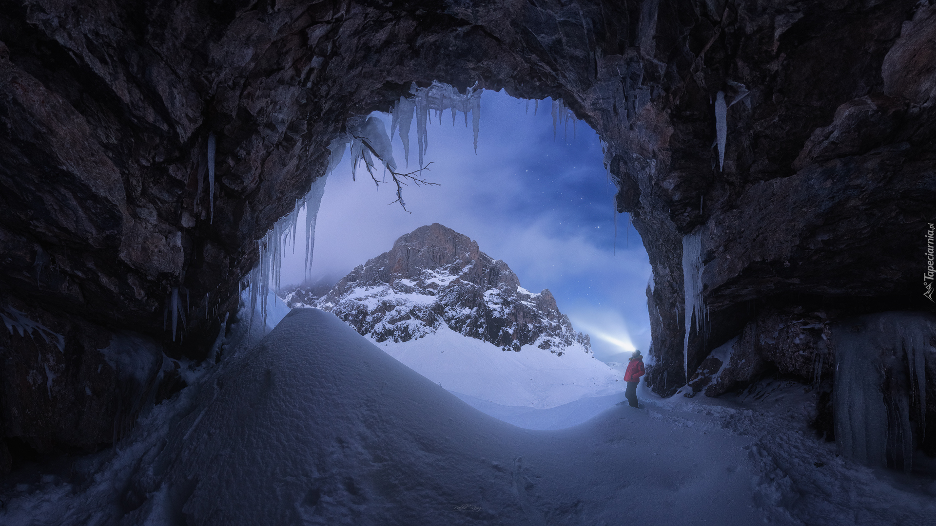 Hiszpania, Góry Kantabryjskie, Pasmo Picos de Europa, Zima, Jaskinia, Człowiek, Światło, Sople