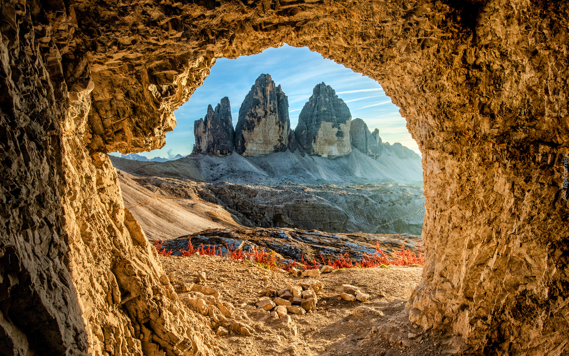 Włochy, Południowe Alpy Wapienne, Góry, Dolomity, Tre Cime di Lavaredo, Jaskinia