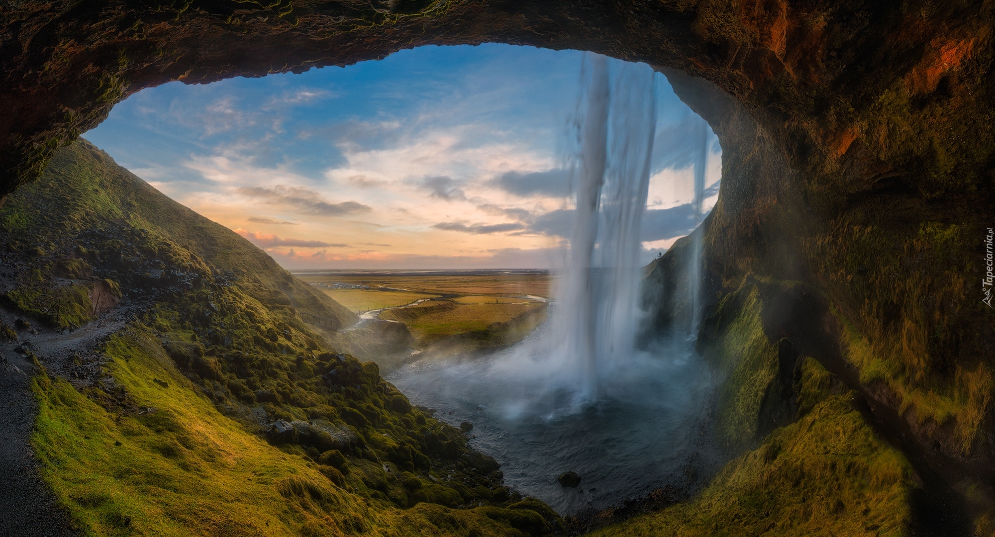 Islandia, Wodospad Seljalandsfoss, Jaskinia, Rzeka Seljalandsa, Chmury