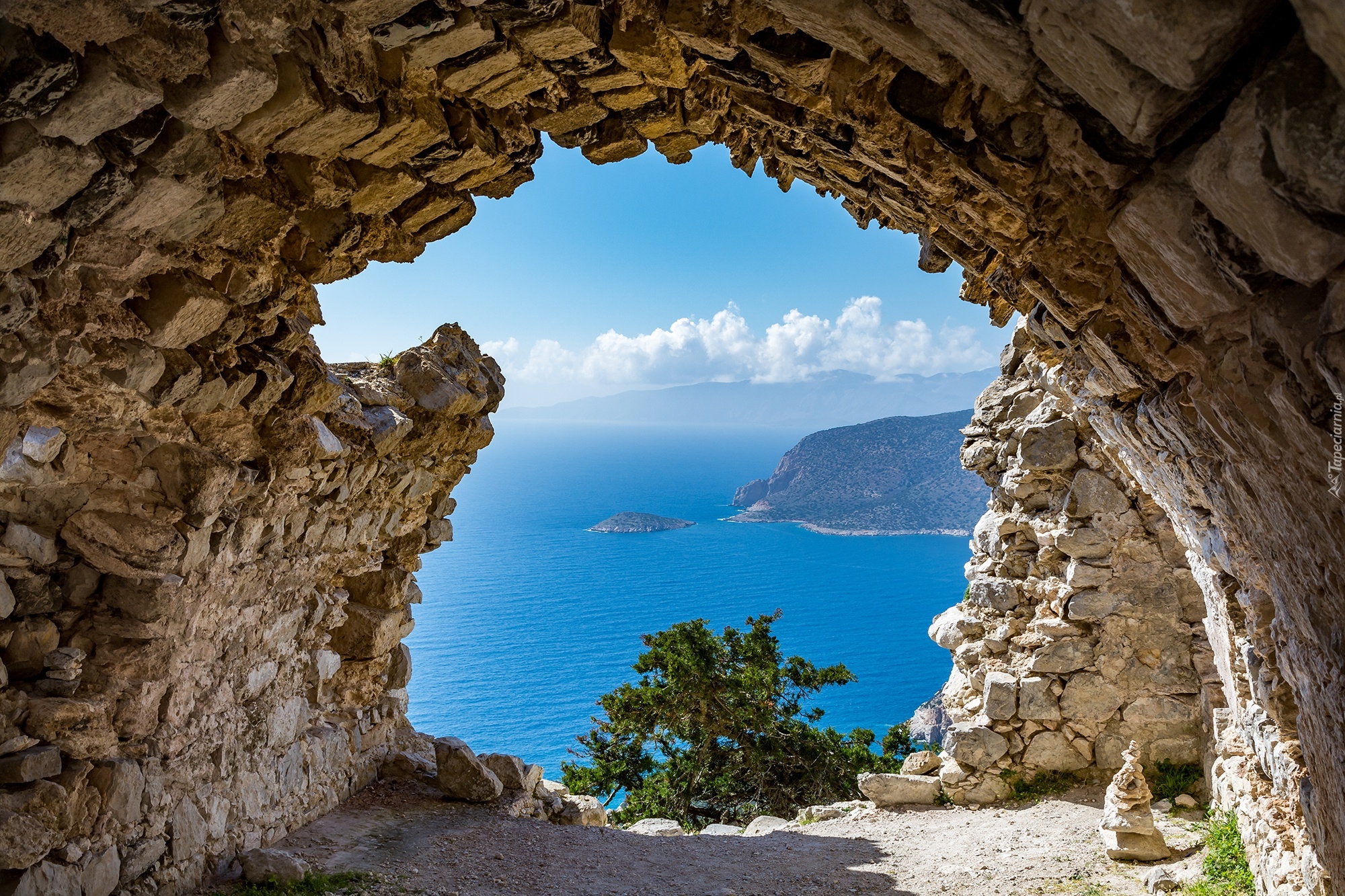 Ruiny zamku, Ściana, Widok, Miejscowość Monolitos, Wyspa Rodos, Grecja, Drzewo, Morze