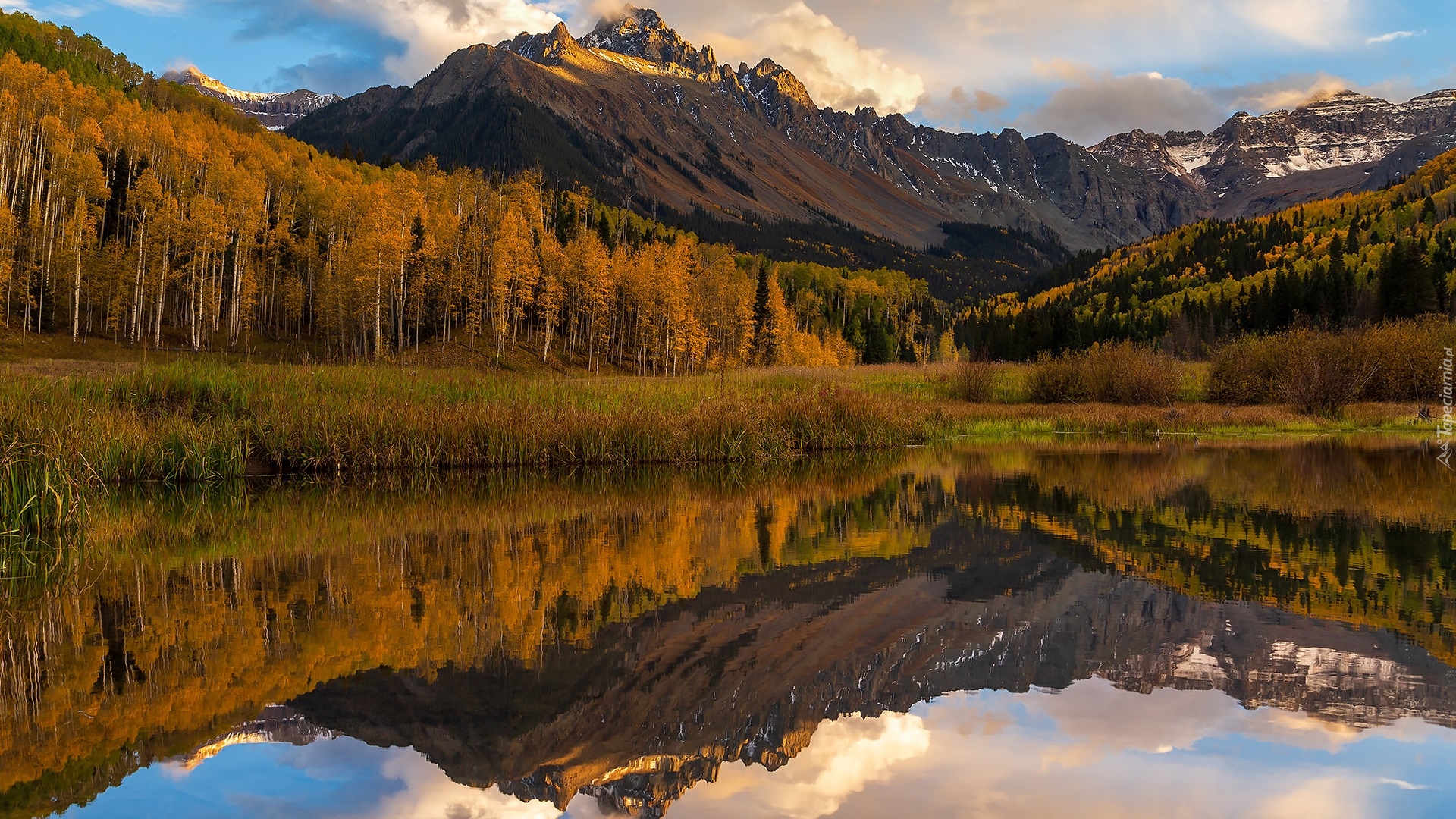 Góry, San Juan Mountains, Góra Mount Sneffels, Drzewa, Jesień, Jezioro, Blue Lake, Stan Kolorado, Stany Zjednoczone