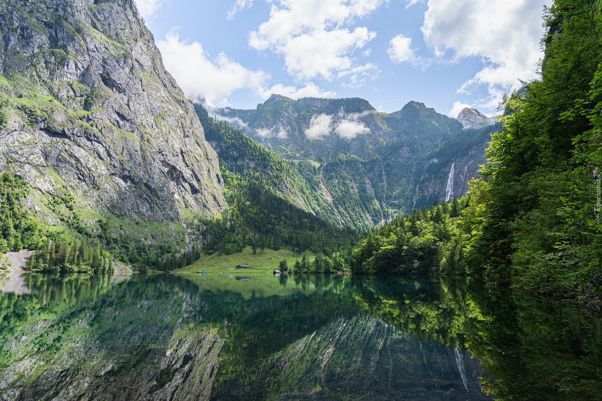 Jezioro Konigssee, Góry, Alpy, Park Narodowy Berchtesgaden, Skały, Drzewa, Odbicie, Bawaria, Niemcy