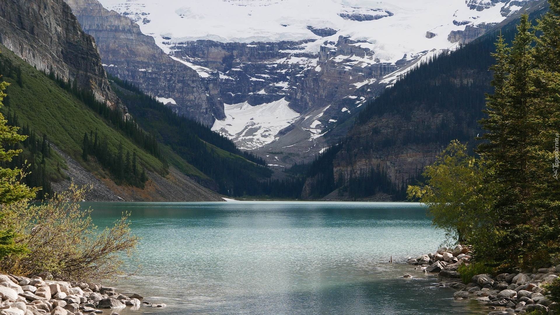 Park Narodowy Banff, Jezioro Lake Louise, Góry, Drzewa, Chmury, Mgła, Zima, Kanada