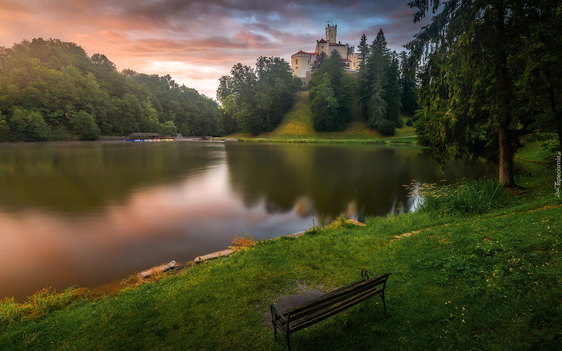 Chorwacja, Zamek Trakoscan, Jezioro Trakoscan, Drzewa, Chmury