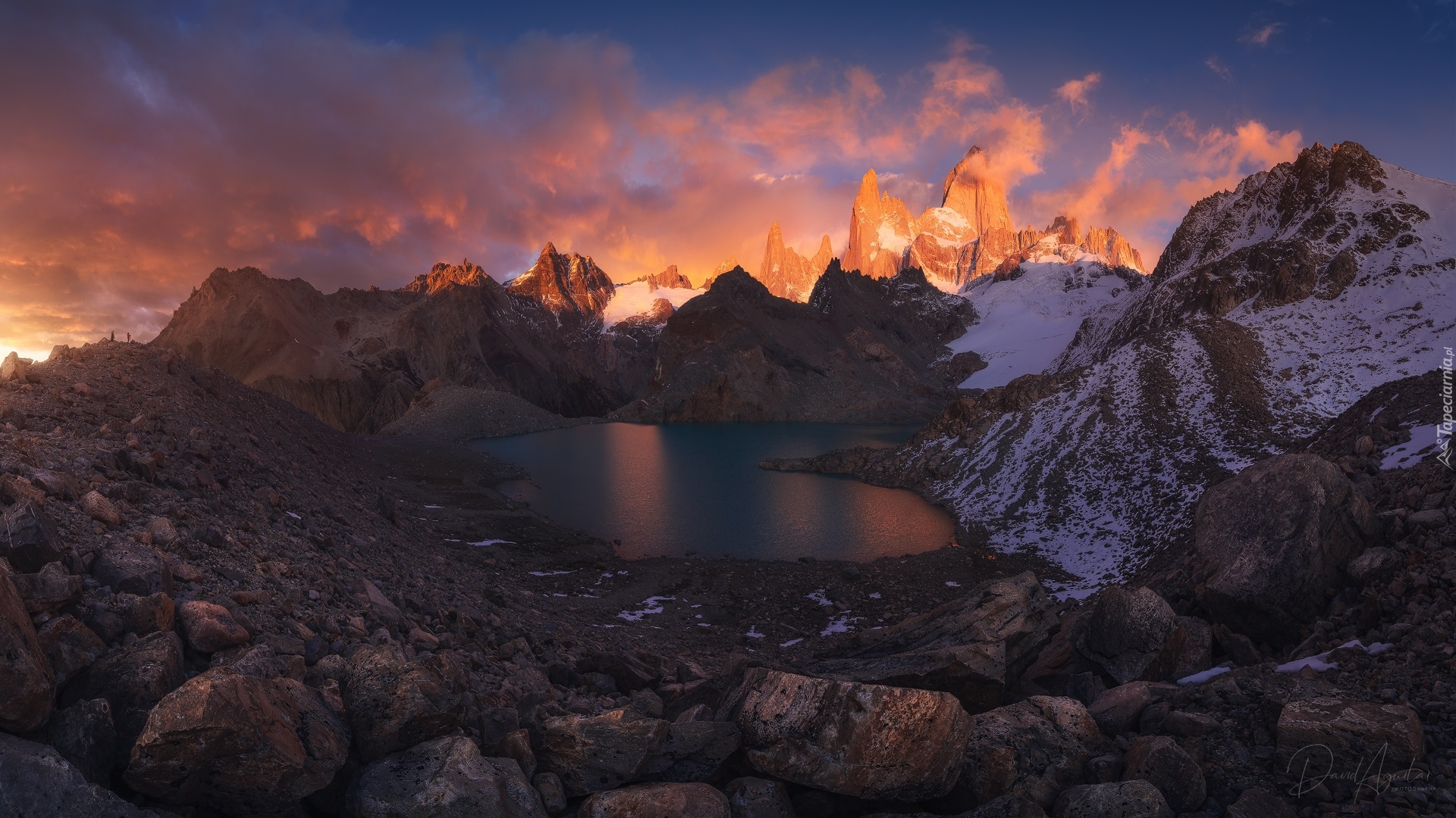 Park Narodowy Los Glaciares, Argentyna, Patagonia, Góry, Szczyt Fitz Roy, Jezioro Sucia, Kamienie, Chmury