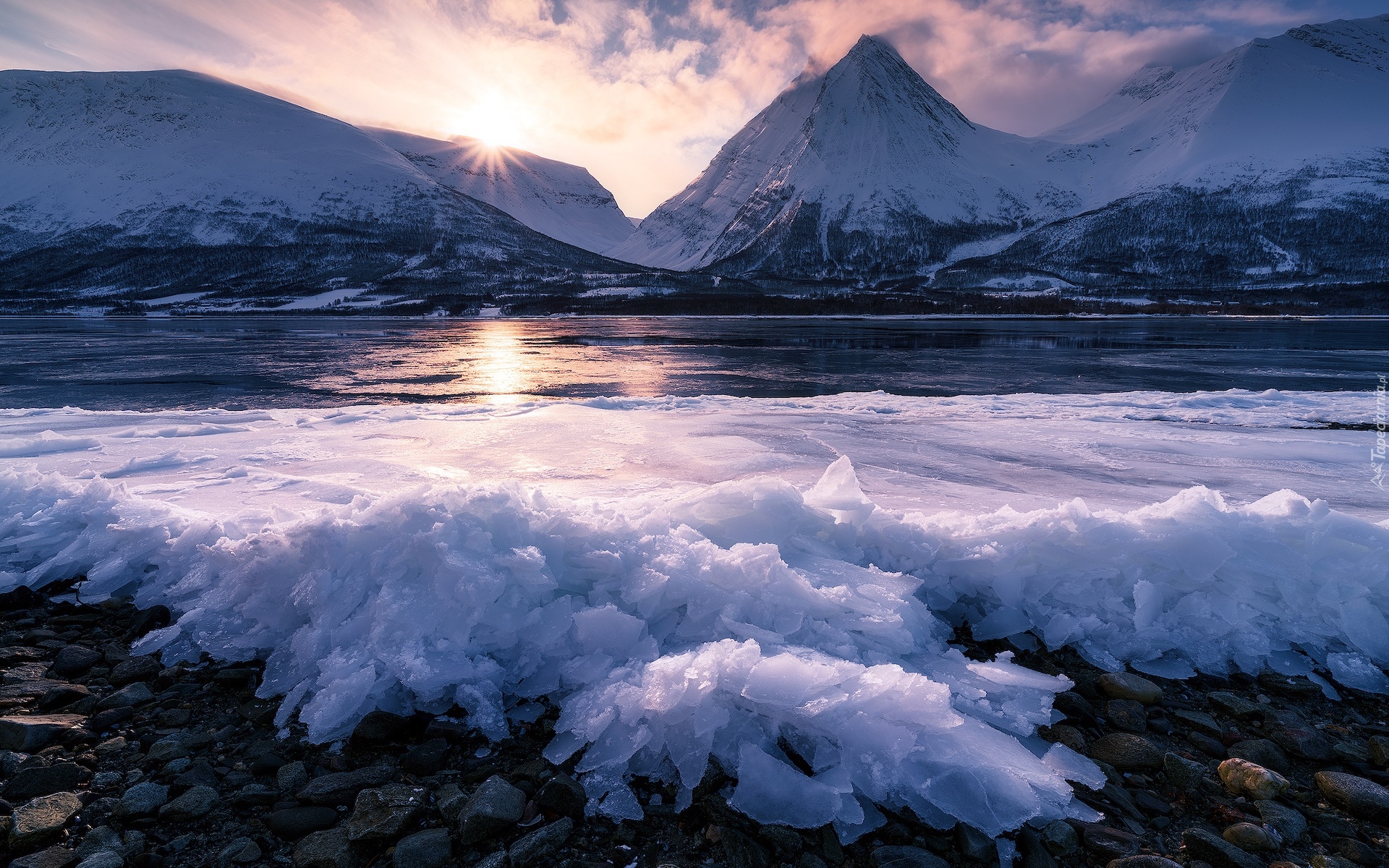 Norwegia, Morze, Góry, Fiord, Zima, Lód, Promienie słońca