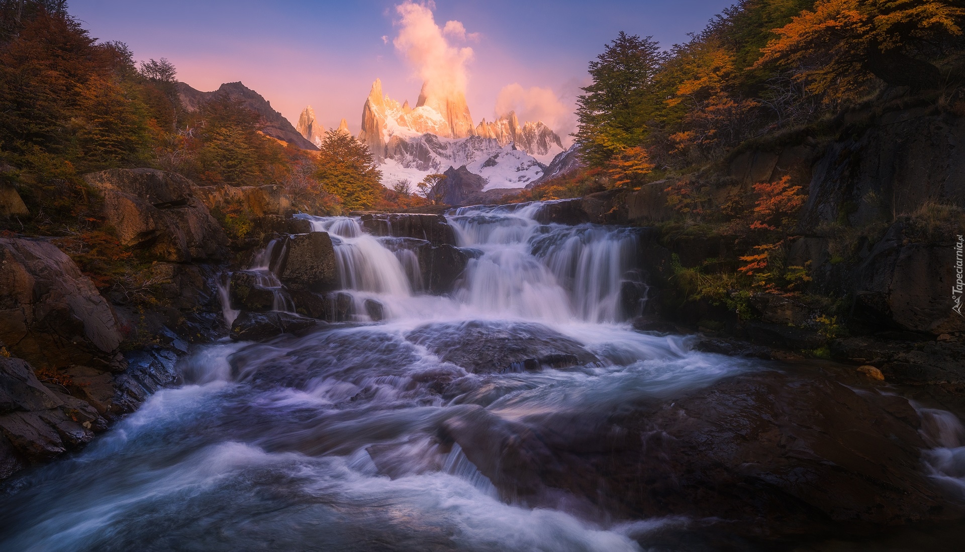 Argentyna, Patagonia, Park Narodowy Los Glaciares, Góry Andy, Szczyt, Fitz Roy, Drzewa, Rzeka, Jesień