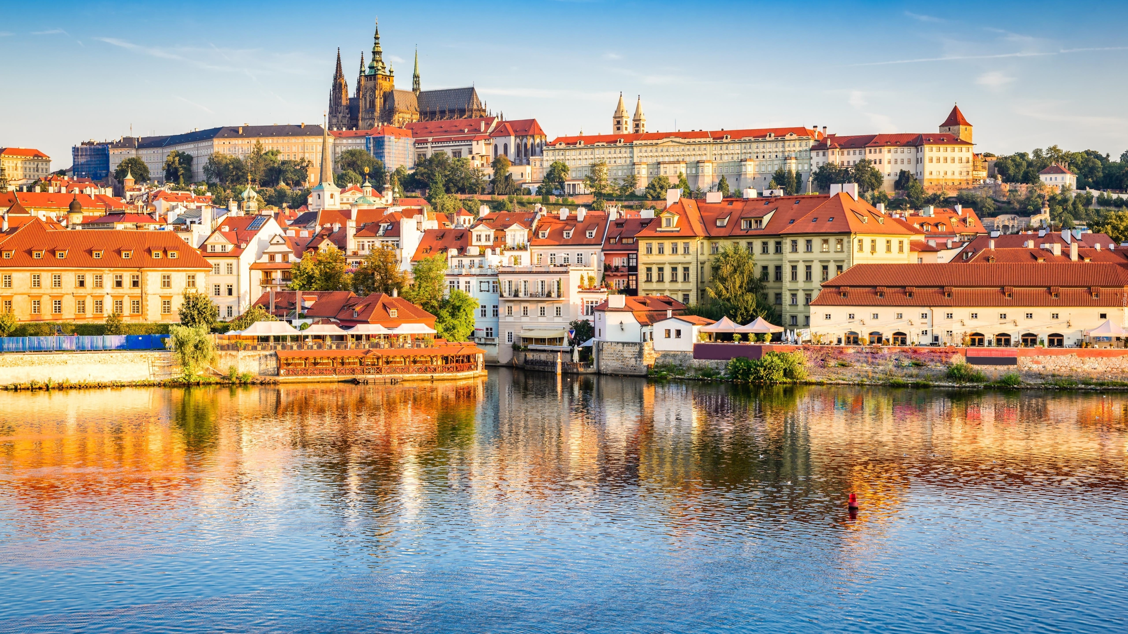 Czechy, Praga, Zamek na Hradczanach, Rzeka Wełtawa, Domy