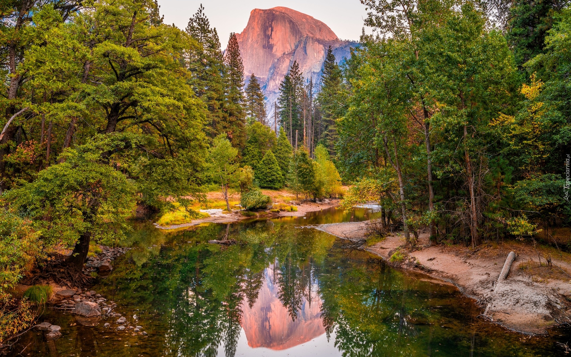 Stany Zjednocznone, Kalifornia, Park Narodowy Yosemite, Góry, Szczyt Half Dome, Rzeka, Drzewa, Odbicie