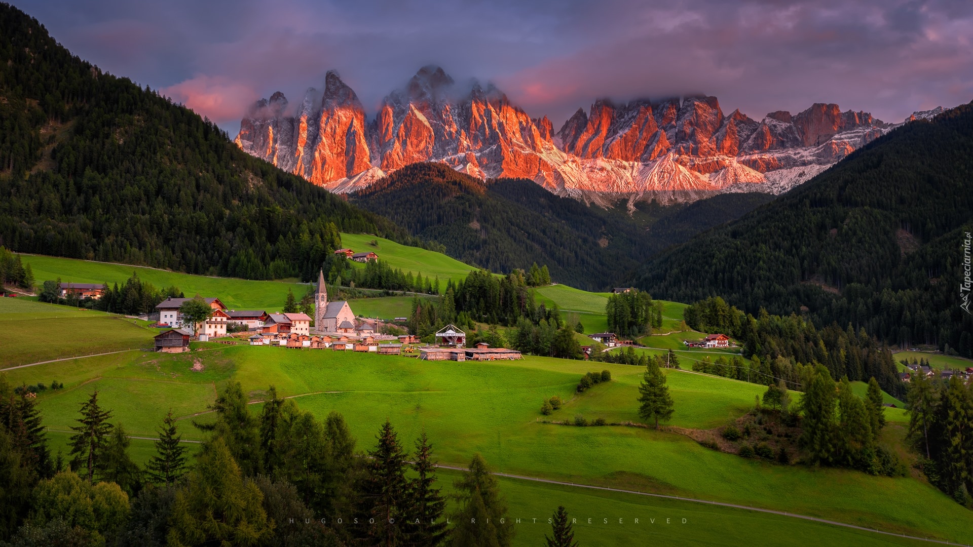 Włochy, Dolina, Val di Funes, Wieś, Santa Maddalena, Góry, Dolomity, Masyw Odle, Lasy, Drzewa, Domy