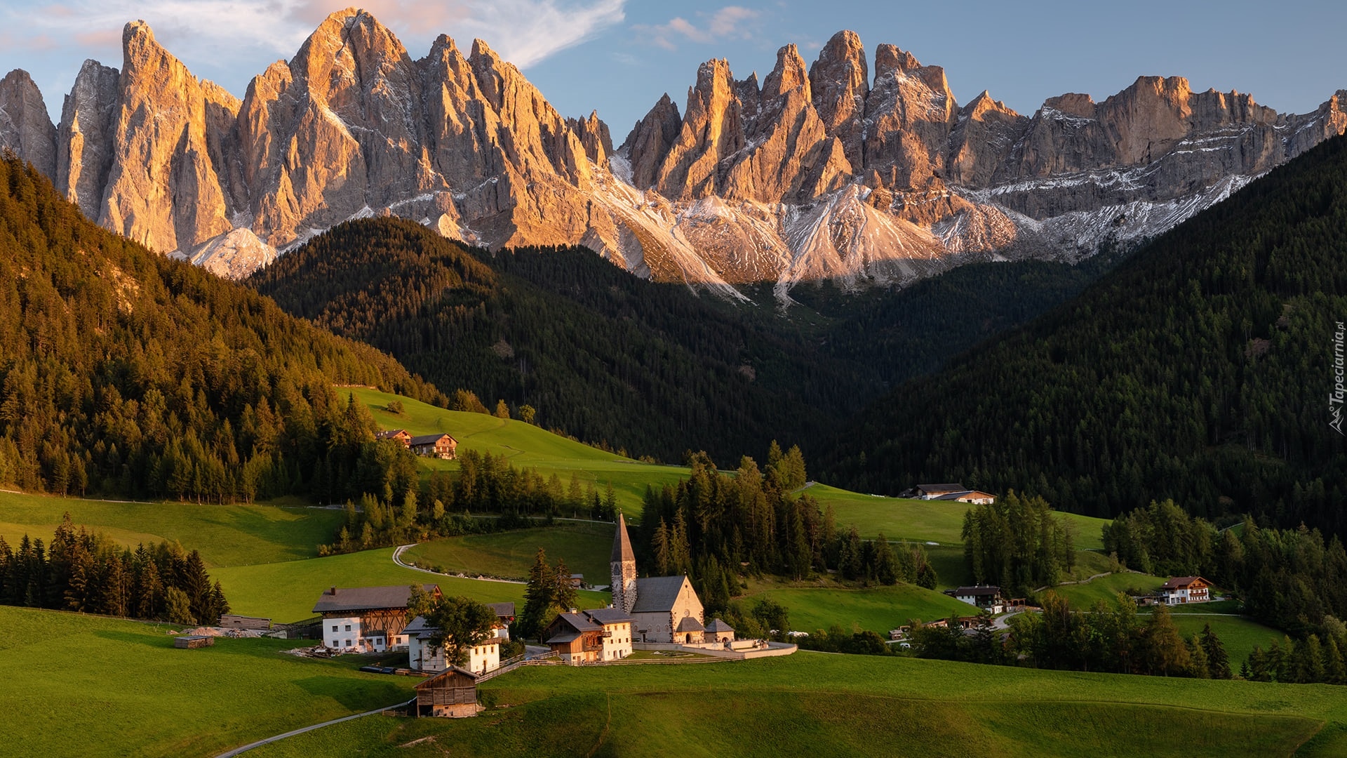 Włochy, Dolina, Val di Funes, Wieś, Santa Maddalena, Góry, Dolomity, Lasy, Drzewa, Domy, Kościół