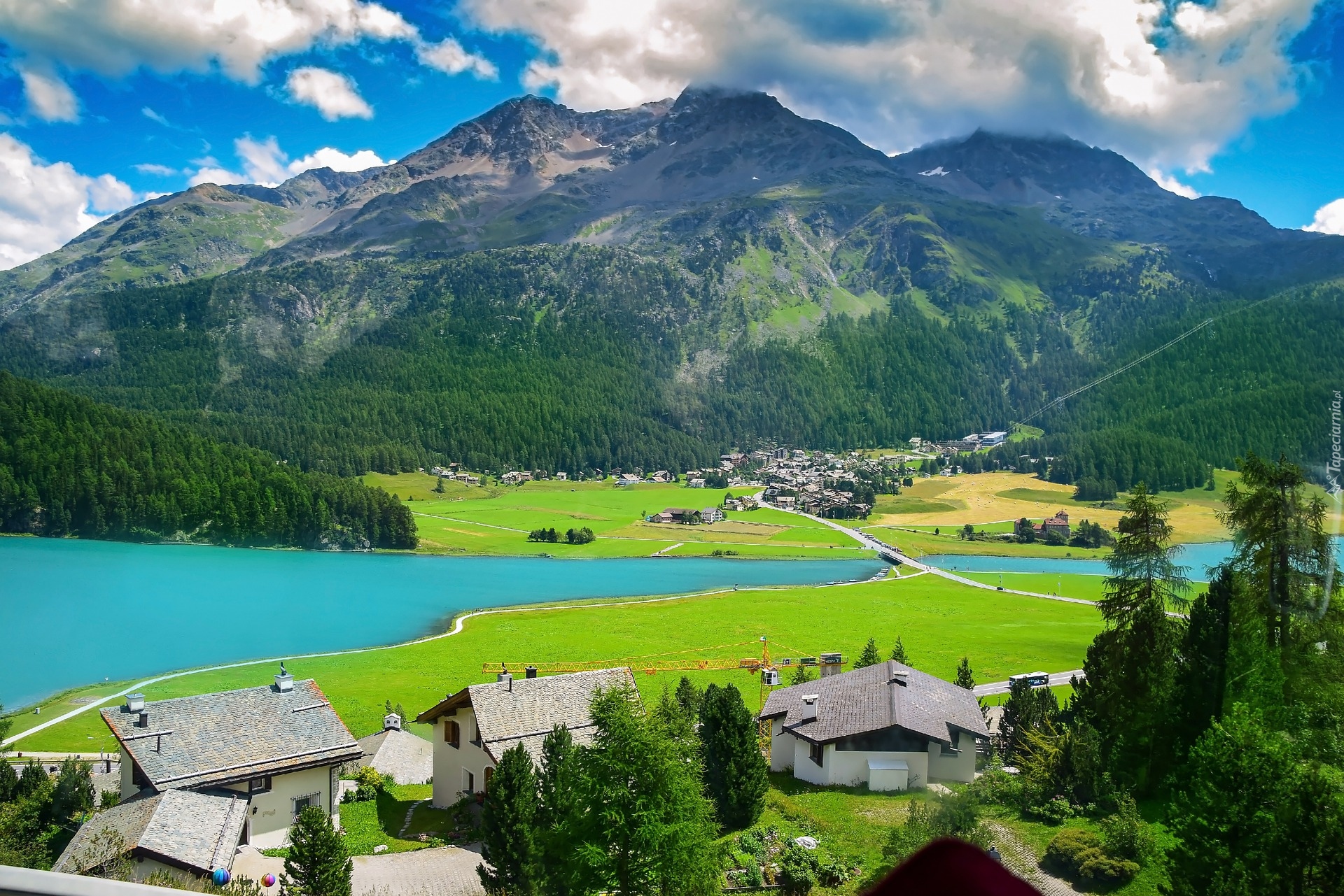 Góry, Alpy, Domy, Wieś Surlej, Jezioro Silvaplanersee, Kanton Gryzonia, Szwajcaria