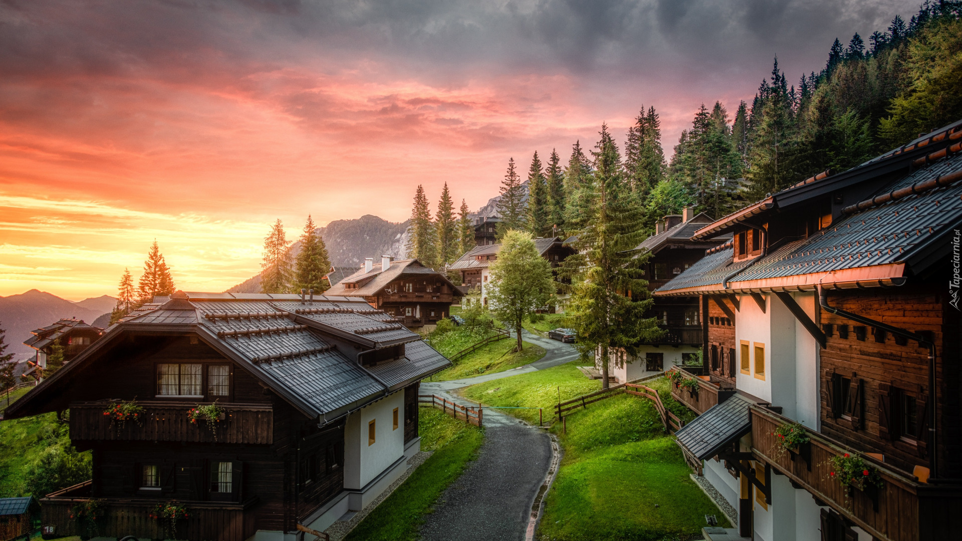 Góry, Domy, Ścieżki, Poranek, Wschód słońca, Karyntia, Austria