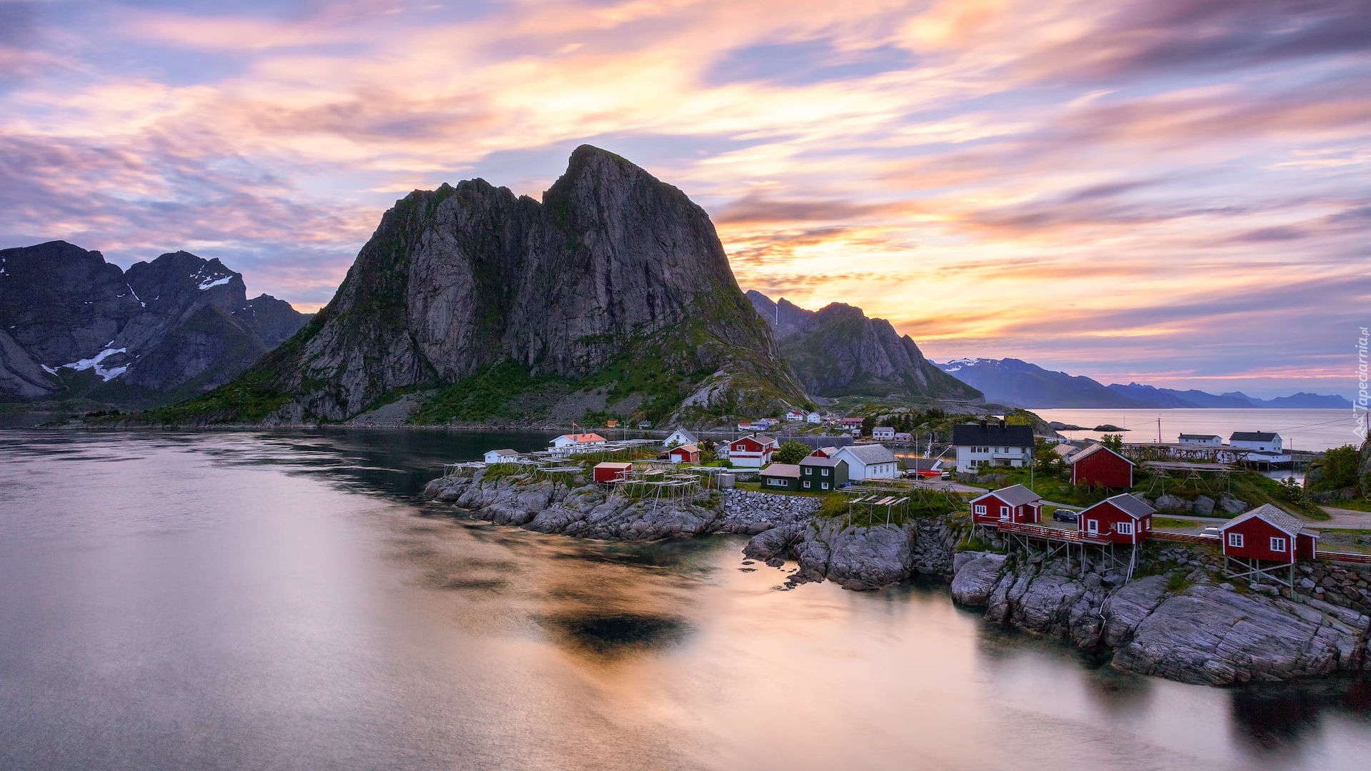 Morze Norweskie, Lofoty, Góry, Domy, Wioska Hamnoy, Skały, Norwegia