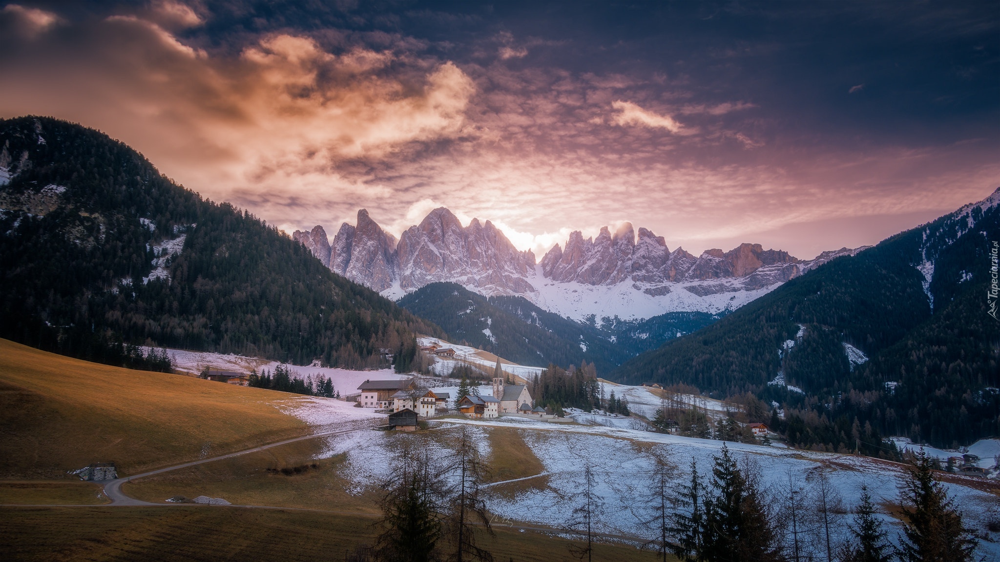 Włochy, Wieś, Santa Maddalena, Góry, Dolomity, Dolina Val di Funes, Zima, Lasy, Domy