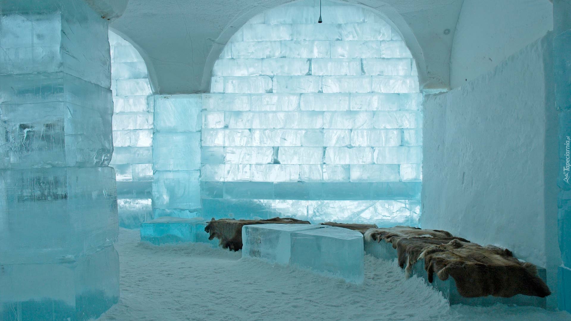 Hotel lodowy, Icehotel, Wnętrze, Lód, Skóry, Jukkasjarvi, Gmina Kiruna, Szwecja