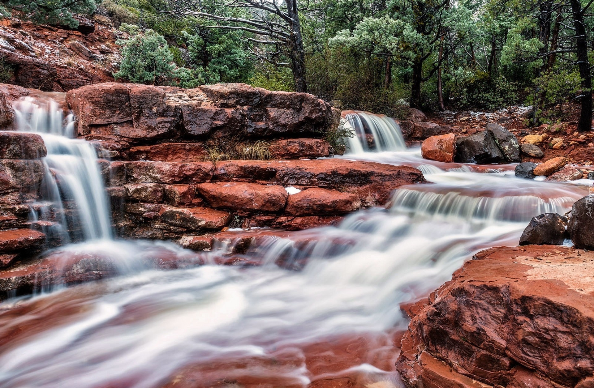 Stany Zjednoczone, Arizona, Sedona, Kanion Wilsona - Wilson Canyon, Góra Wilson Mountain, Skały, Rzeka