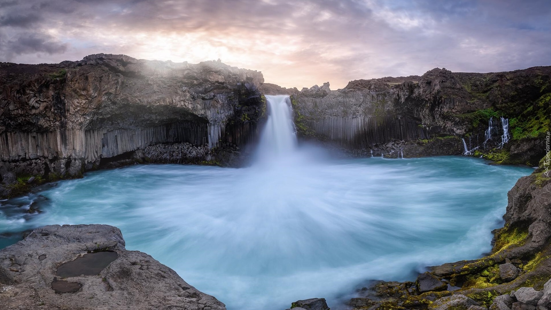 Islandia, Wodospad Aldeyjarfoss, Bazaltowe, Skały, Rzeka Skjalfandafljot, Chmury