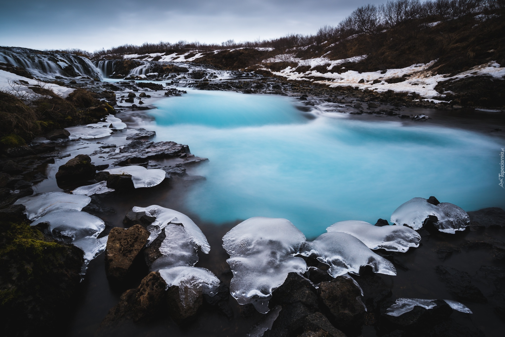 Rzeka Bruara, Wodospad Bruarfoss Waterfall, Islandia, Zima, Śnieg