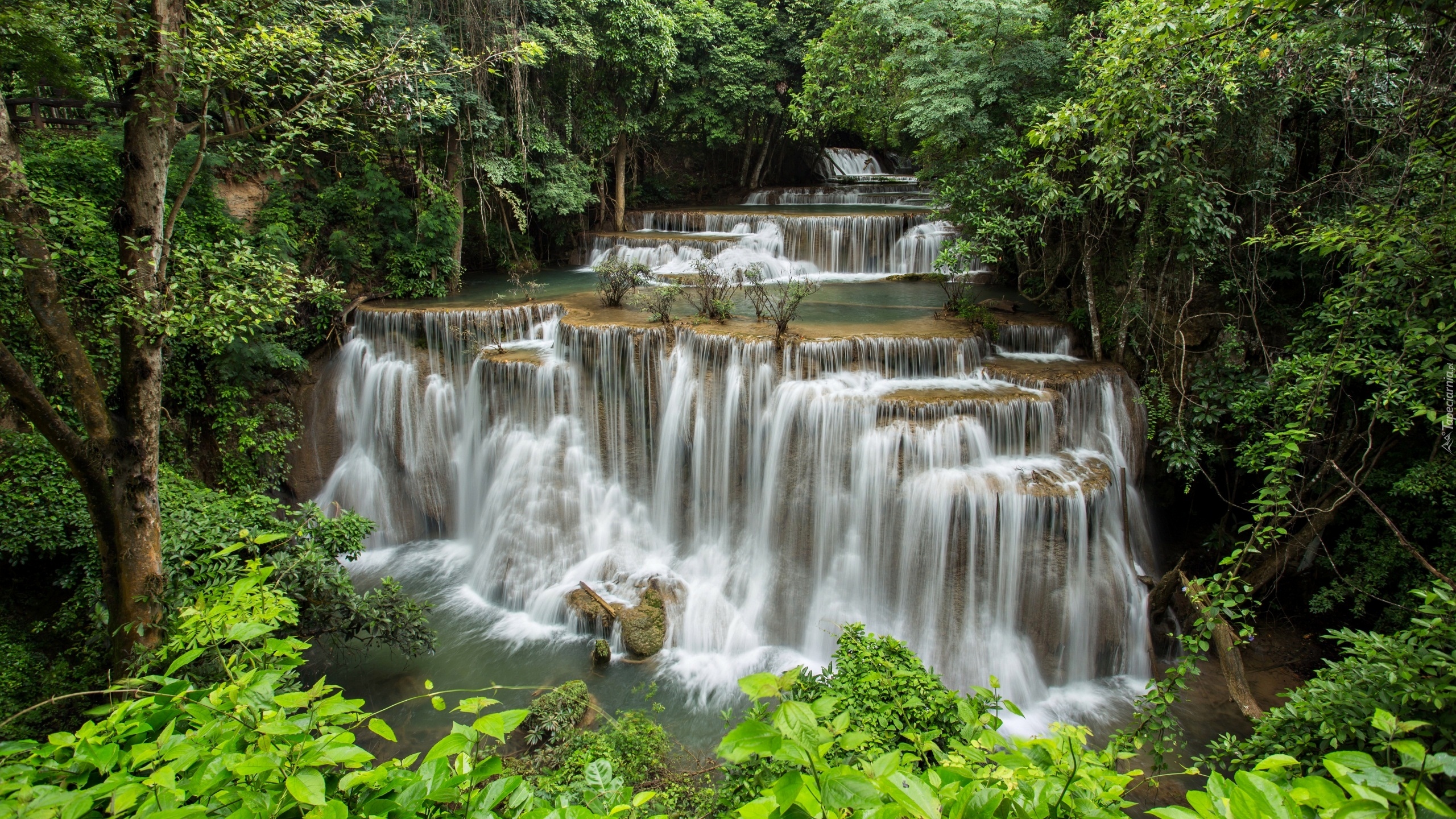 Wodospad Erawan waterfall, Kaskada, Drzewa, Park Narodowy Erawan, Prowincja Kanchanaburi, Tajlandia