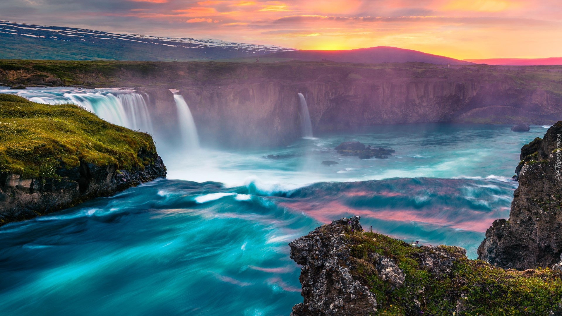 Zachód słońca, Góry, Chmury, Skały, Wodospad Godafoss, Islandia