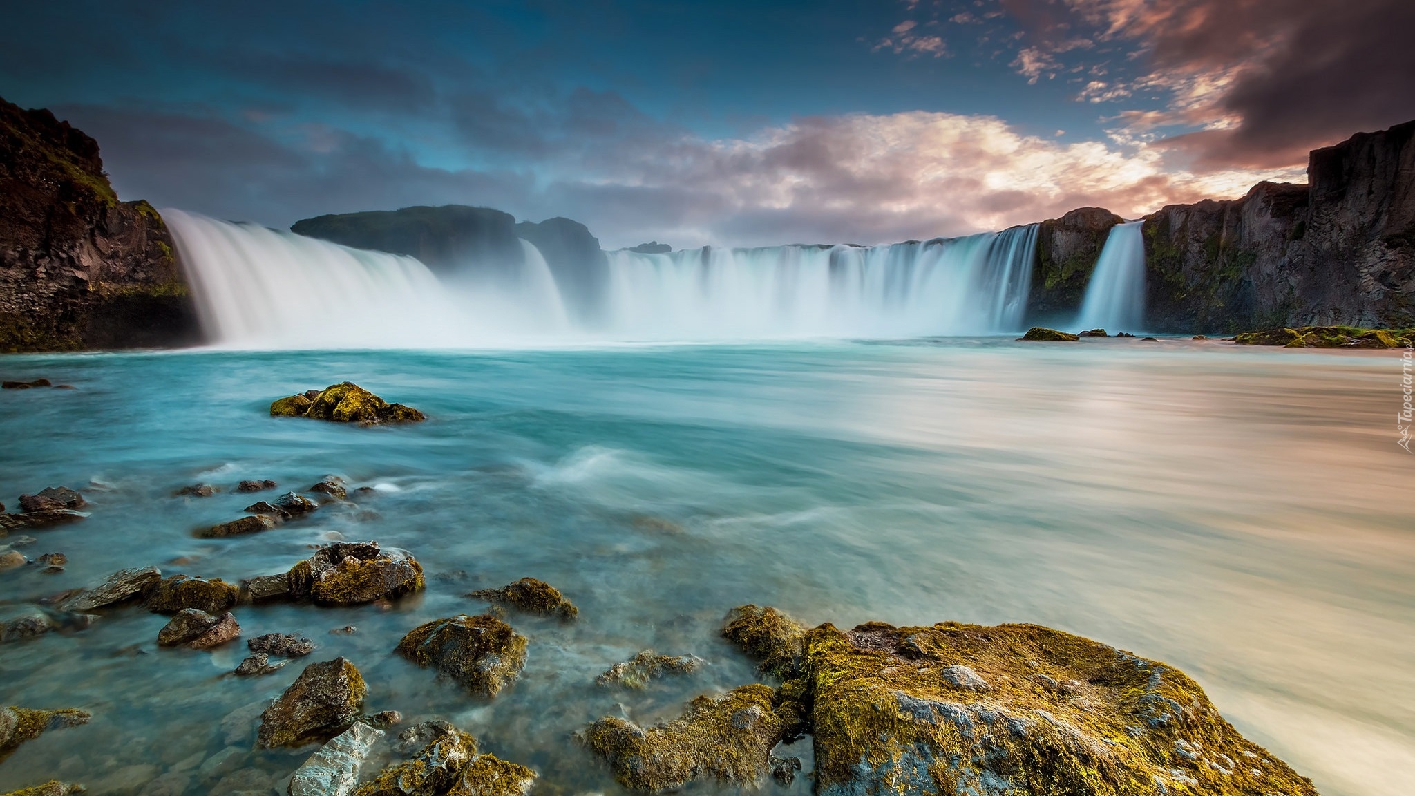 Islandia, Wodospad Godafoss, Rzeka Skjalfandafljot, Skały