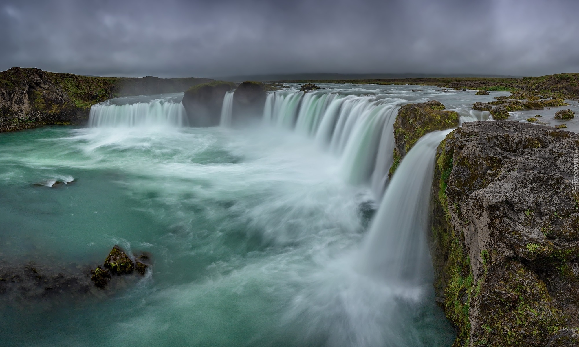 Wodospad Godafoss, Rzeka Skjalfandafljot, Skały, Islandia