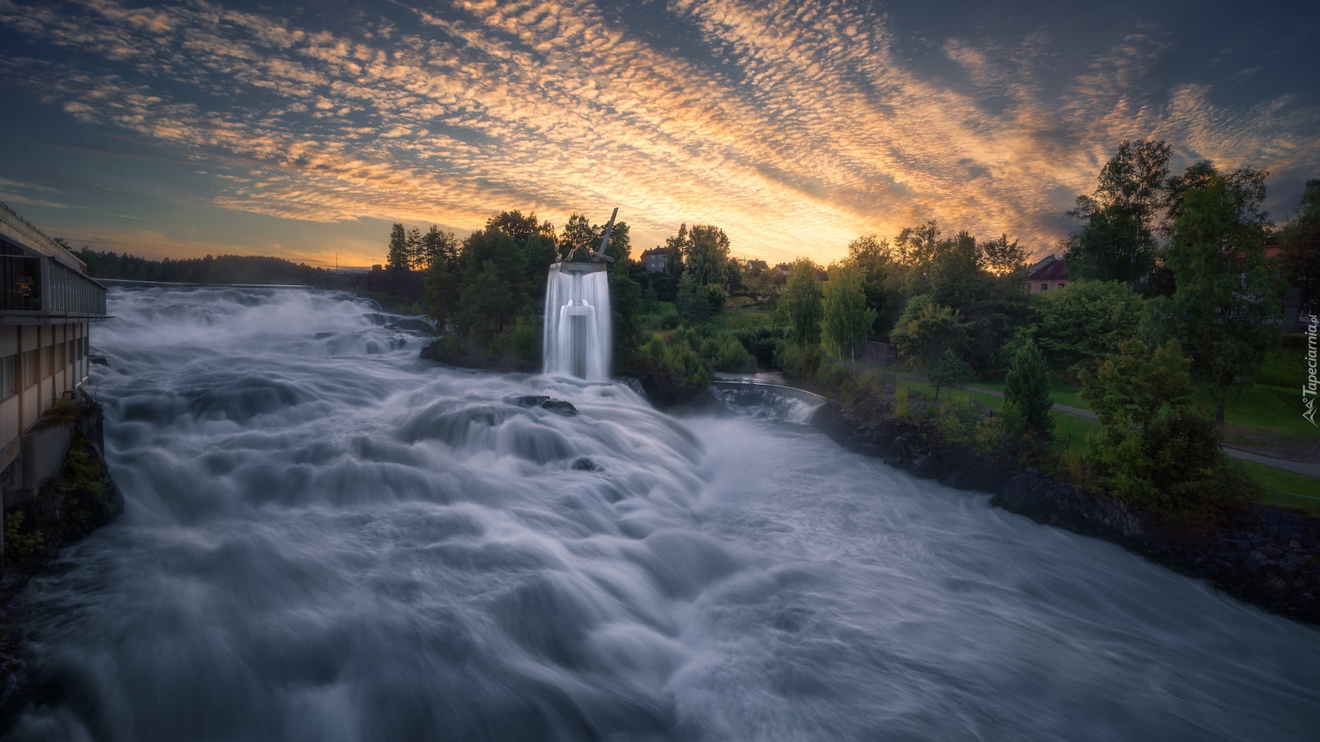 Zachód słońca, Wodospad Hensfossen, Drzewa, Honefoss, Norwegia