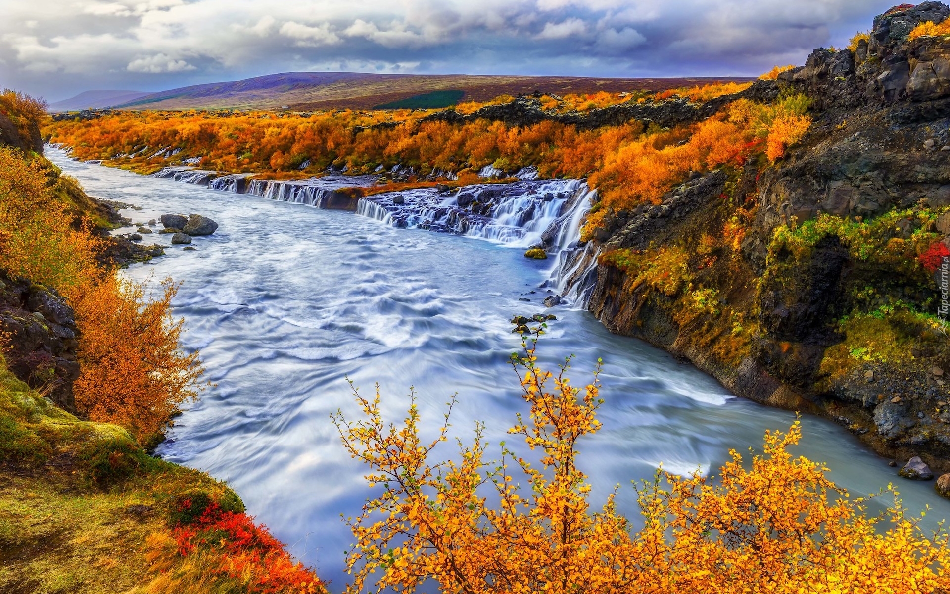 Jesień, Skały, Rzeka, Wodospad Hraunfossar, Roślinność, Region Vesturland, Islandia