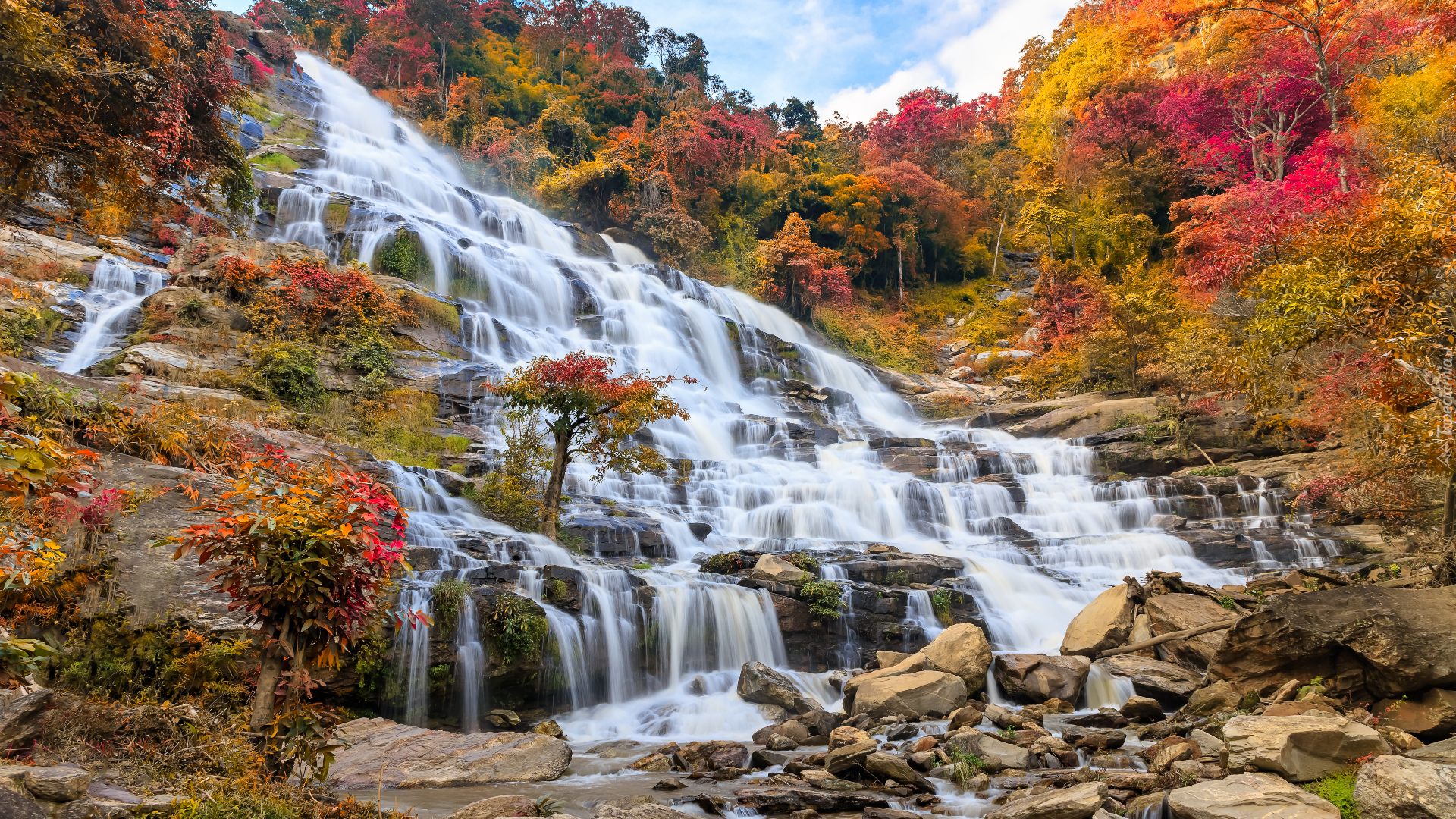 Jesień, Las, Drzewo, Skały, Kamienie, Wodospad, Mae Ya Waterfall, Park Narodowy Doi Inthanon, Chiang Mai, Tajlandia