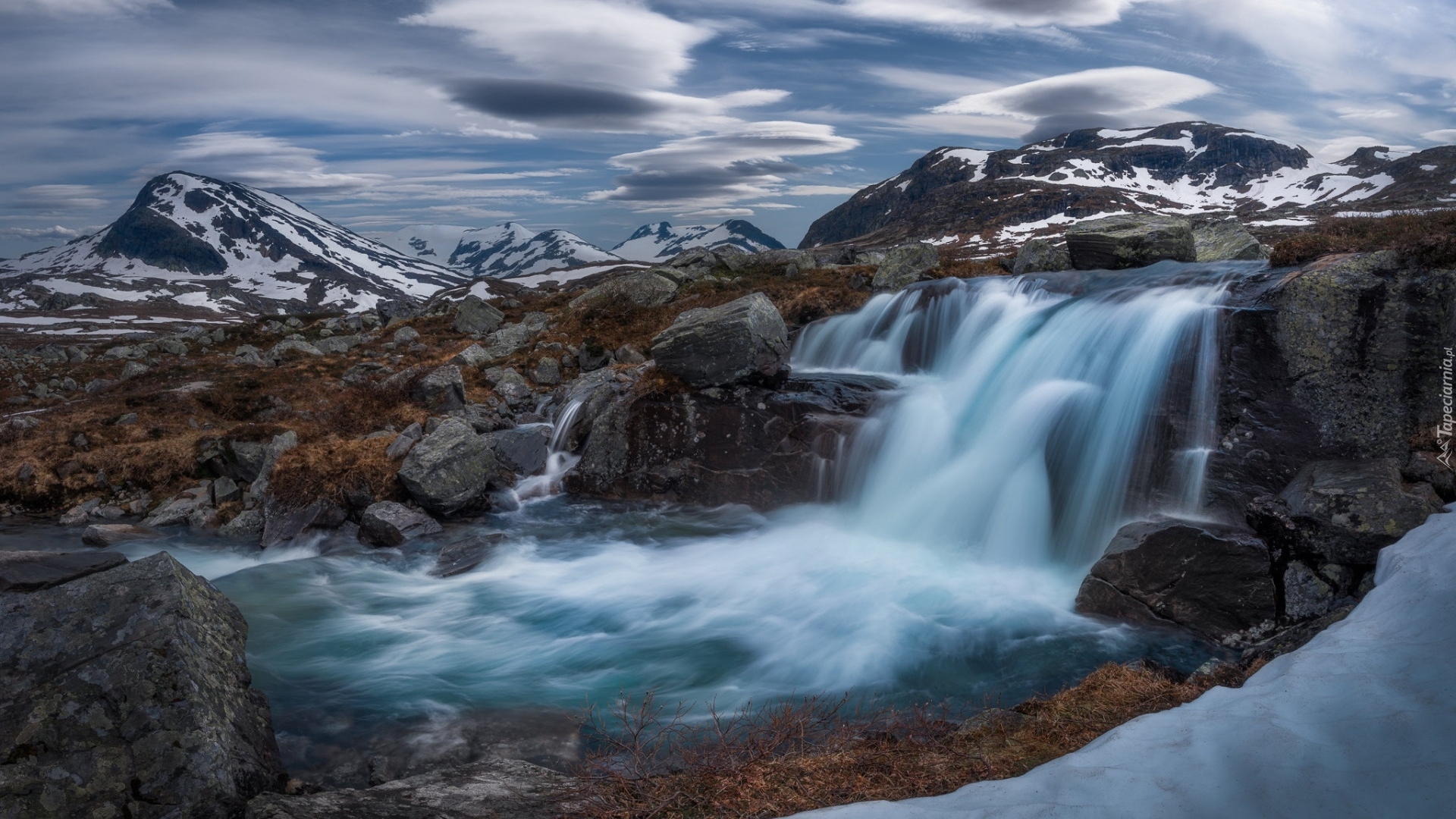 Norwegia, Góry Jotunheimen, Wodospad, Skały, Chmury