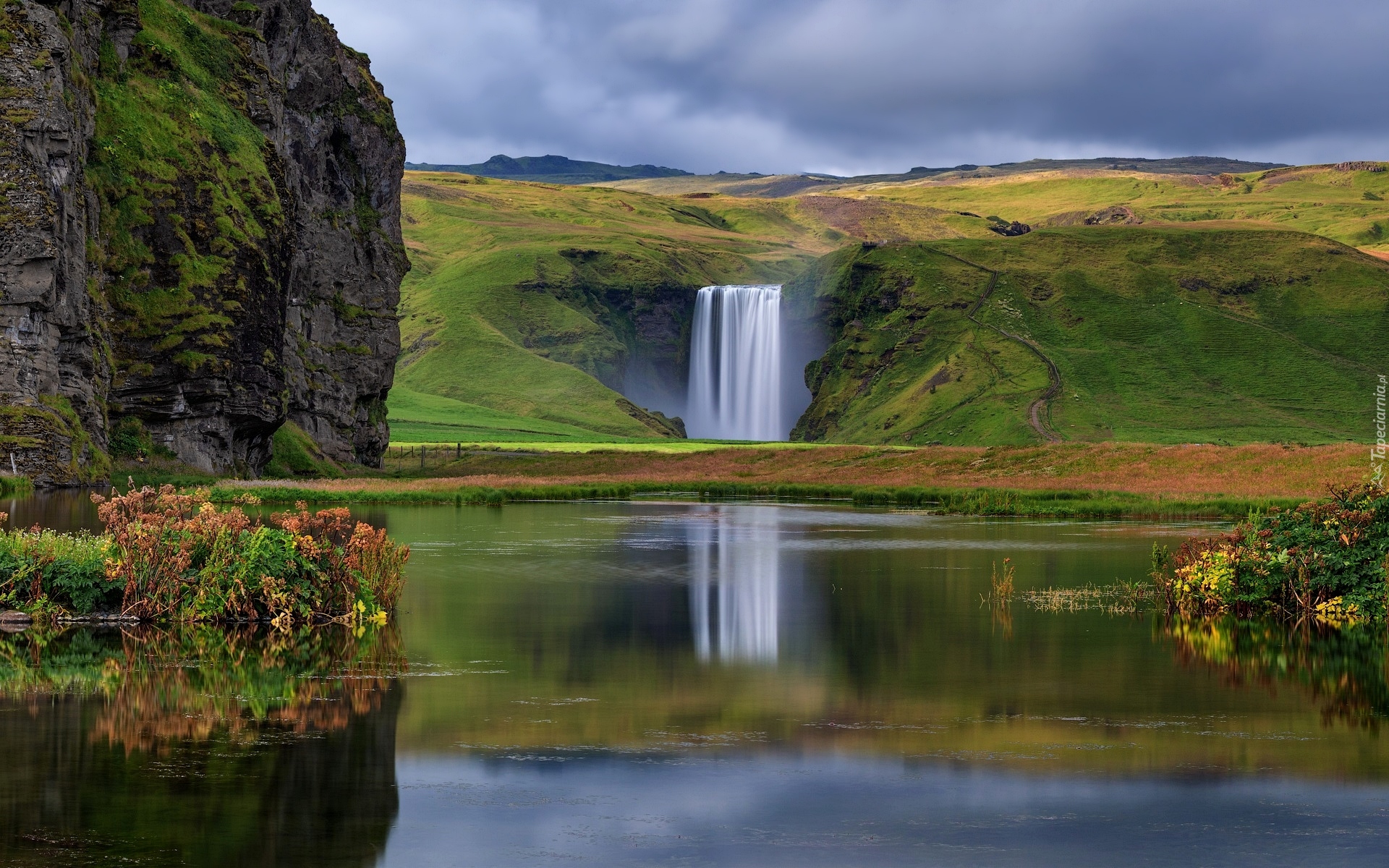 Wodospad Skogafoss, Jezioro, Skała, Rośliny, Islandia