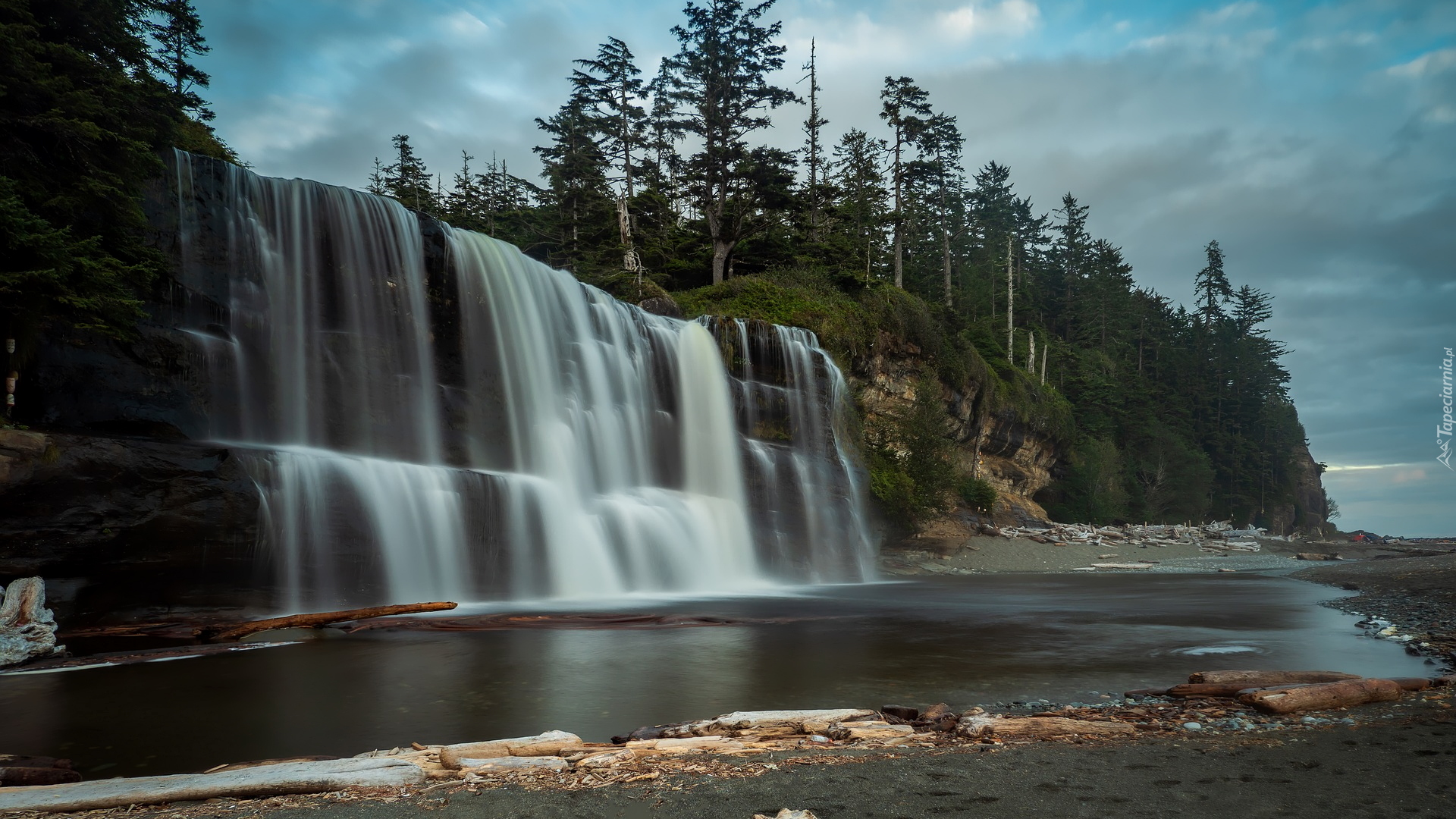 Wodospad, Tsusiat Falls, Rzeka, Skały, Drzewa, Kolumbia Brytyjska, Kanada