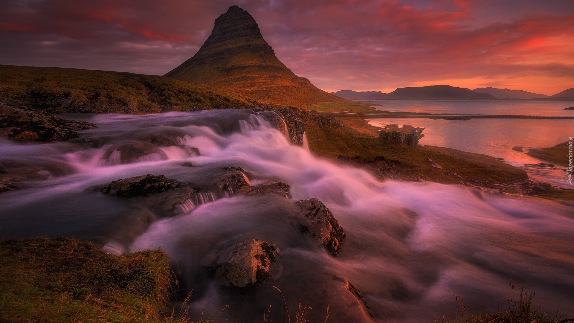 Islandia, Góra Kirkjufell, Wodospad, Kamienie, Roślinność